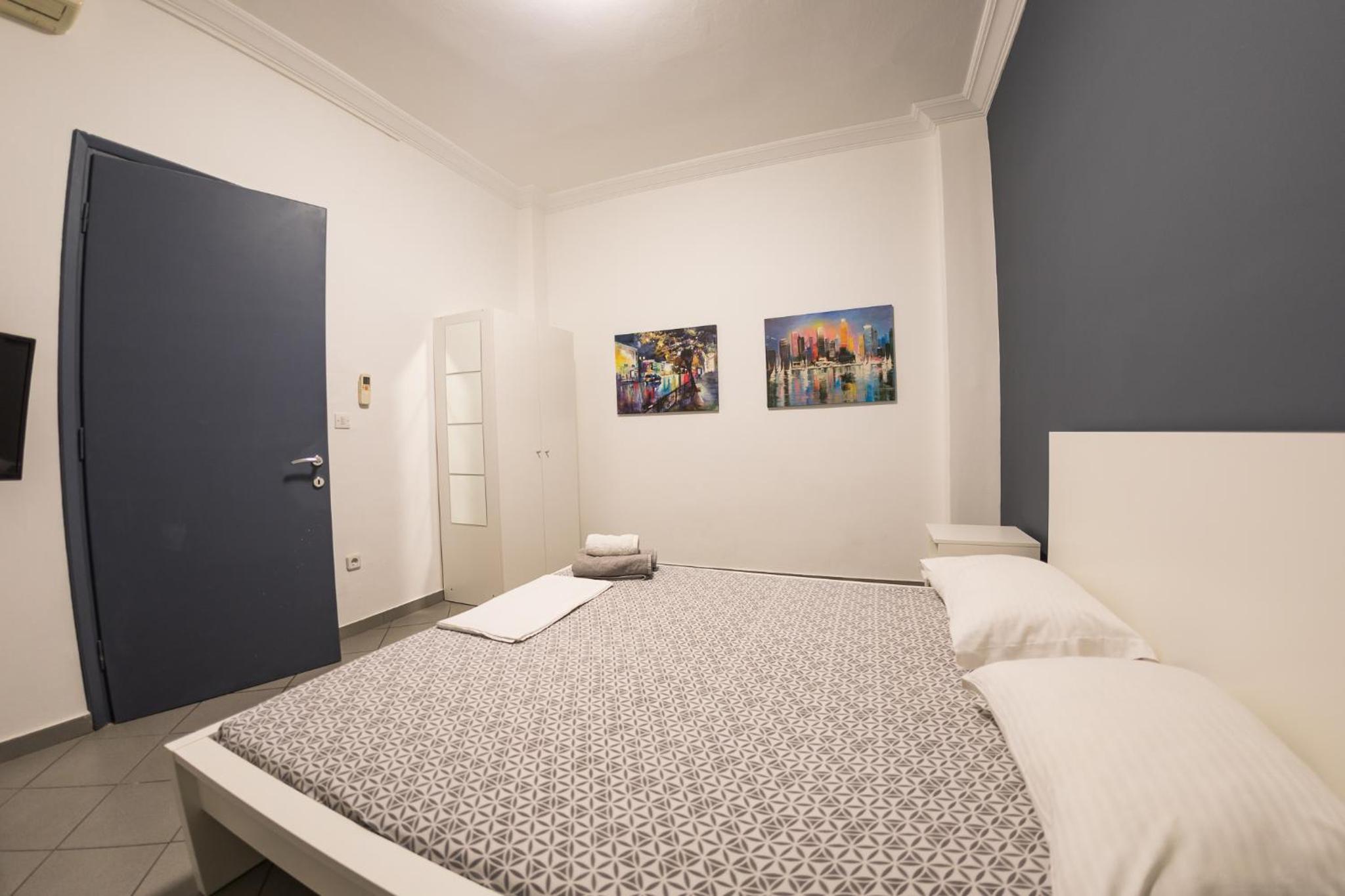 Two-Bedroom Apartment - Photo 7