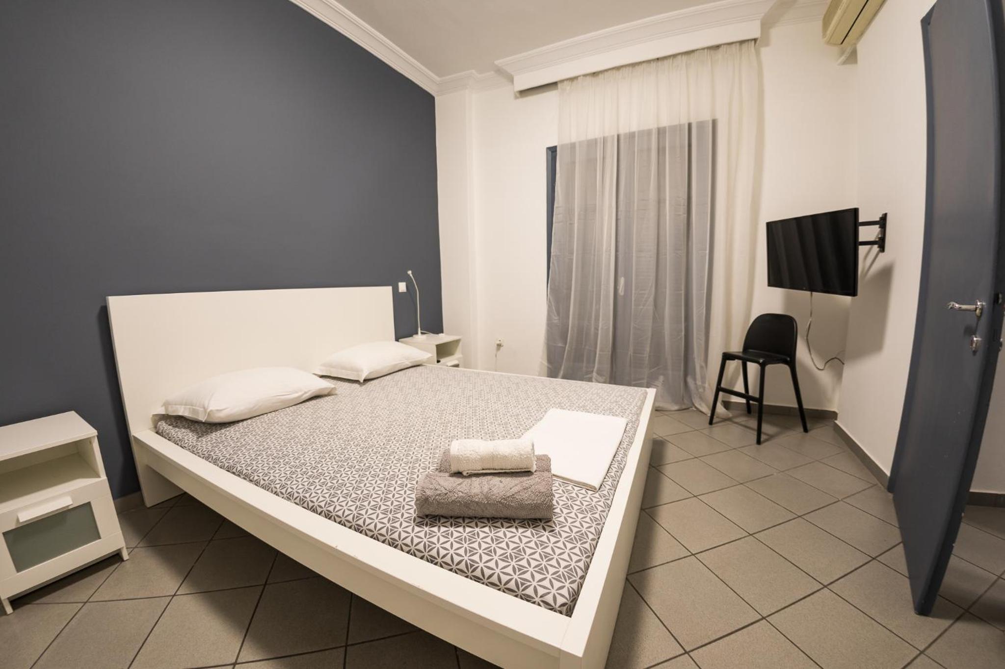 Two-Bedroom Apartment - Photo 9