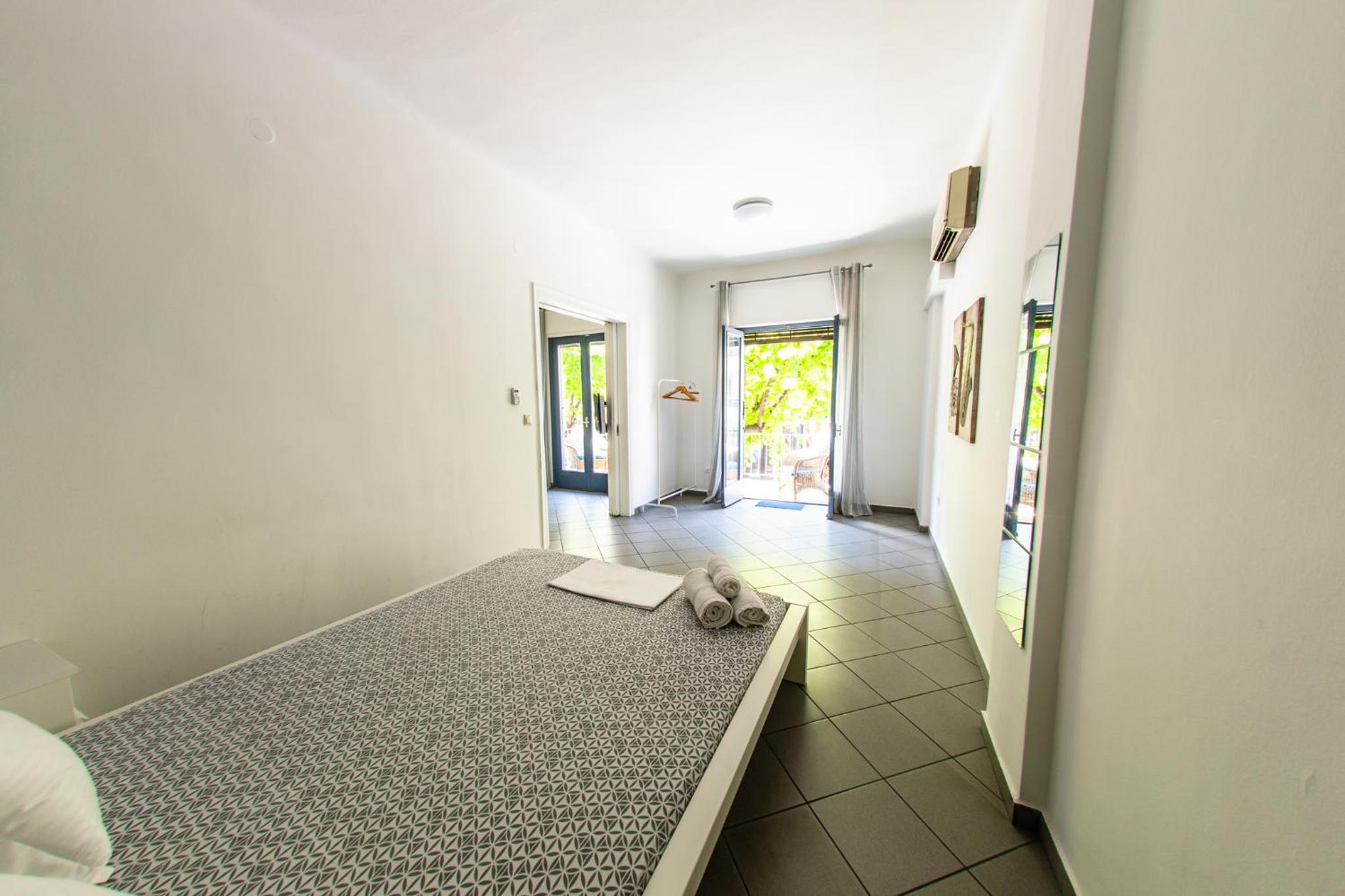 One-Bedroom Apartment - Photo 17