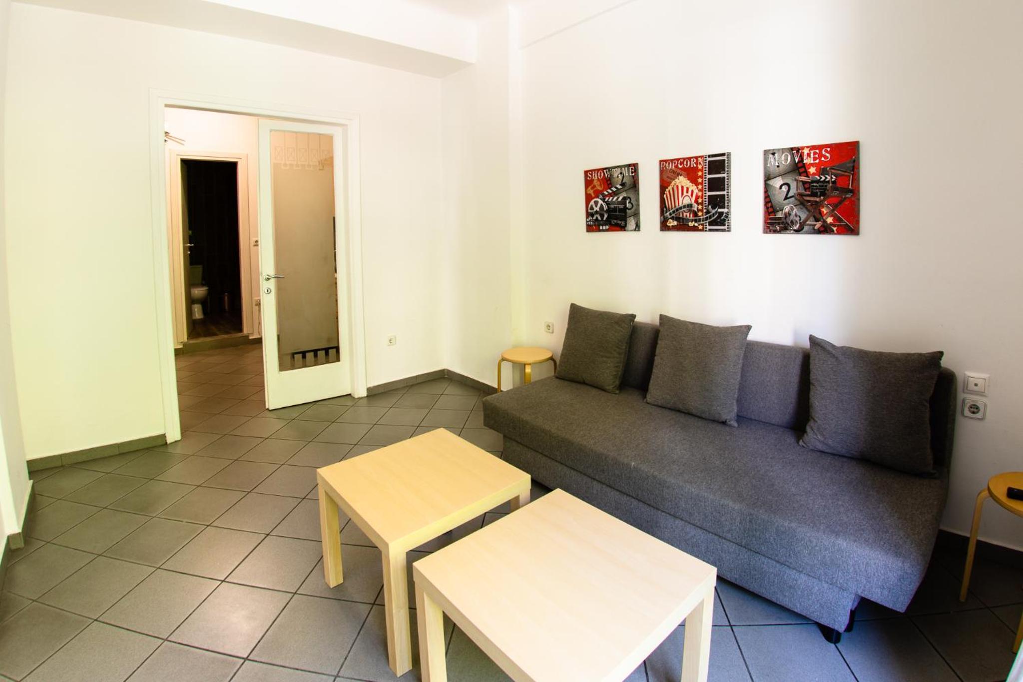 One-Bedroom Apartment - Photo 11