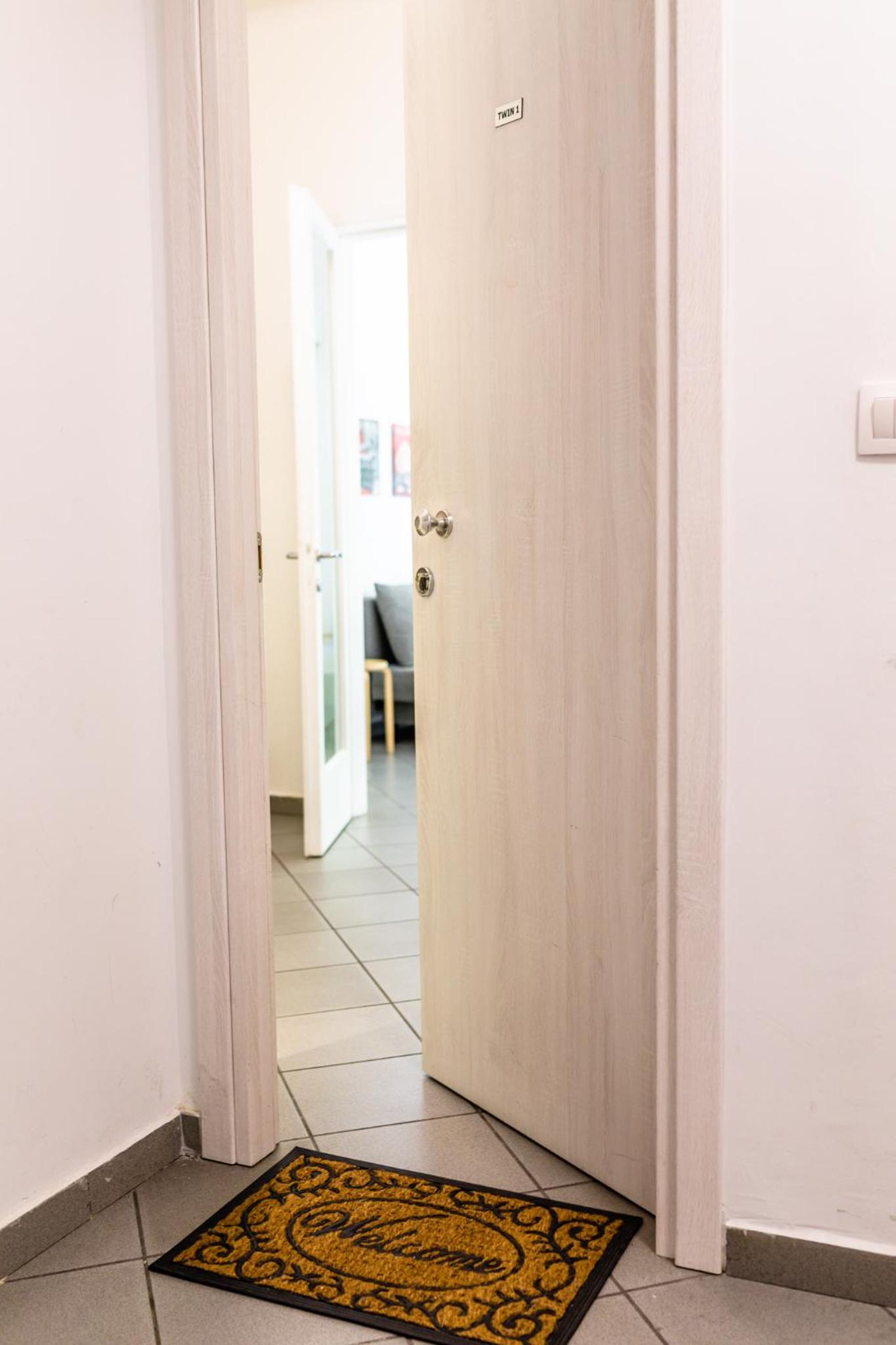 One-Bedroom Apartment - Photo 1