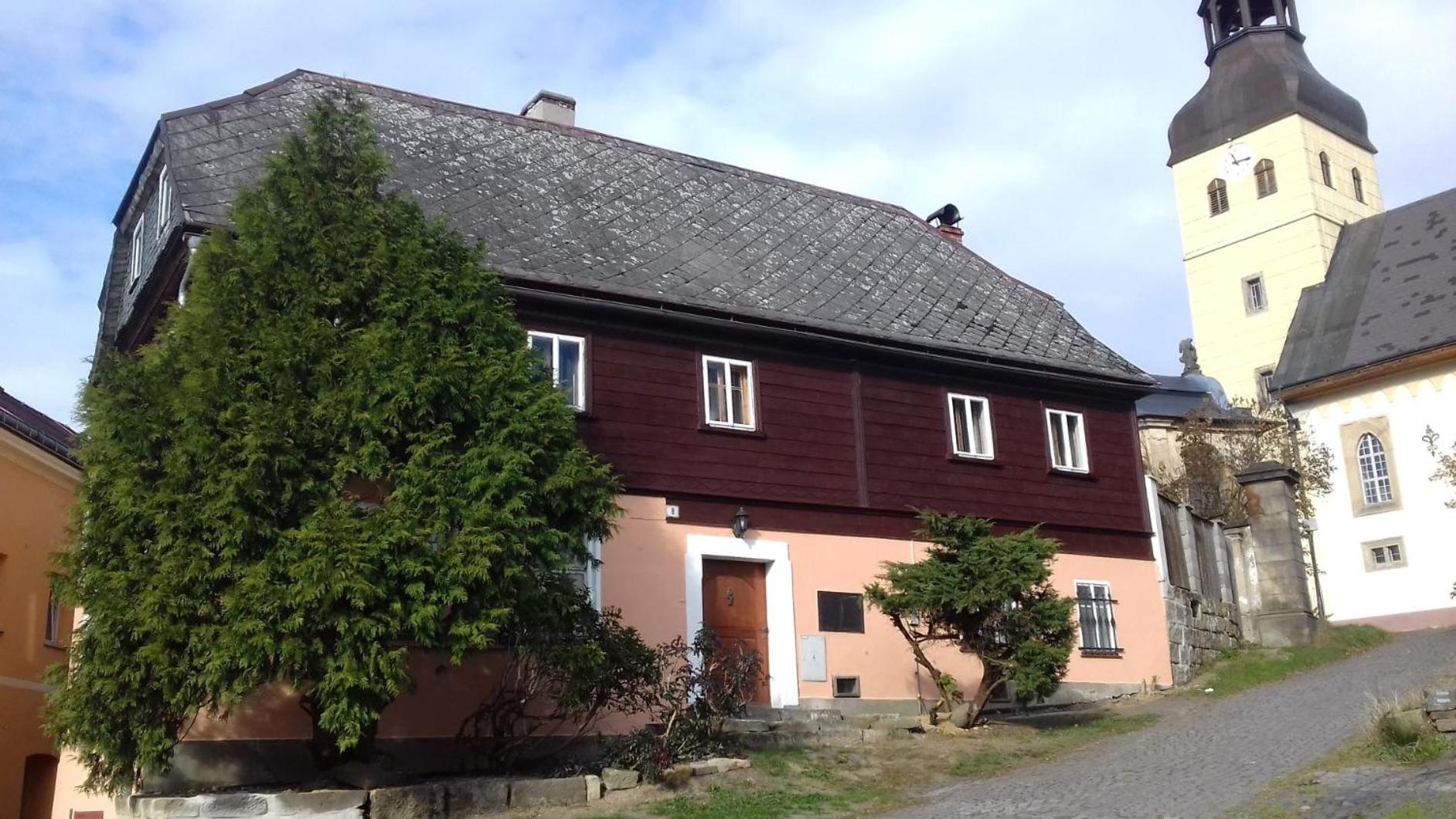 Three-Bedroom House photo 2