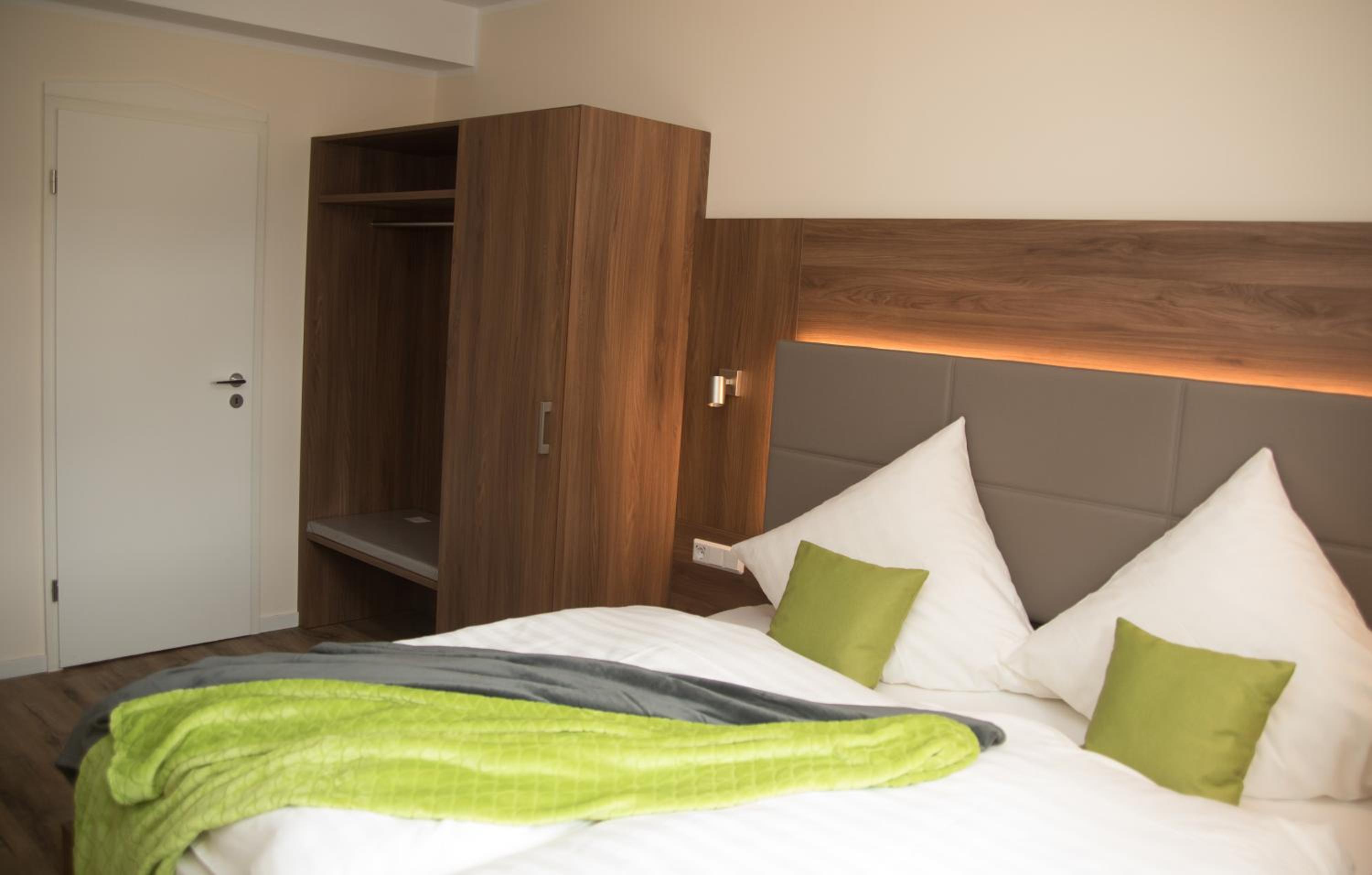 Single Room with Private Bathroom photo 3