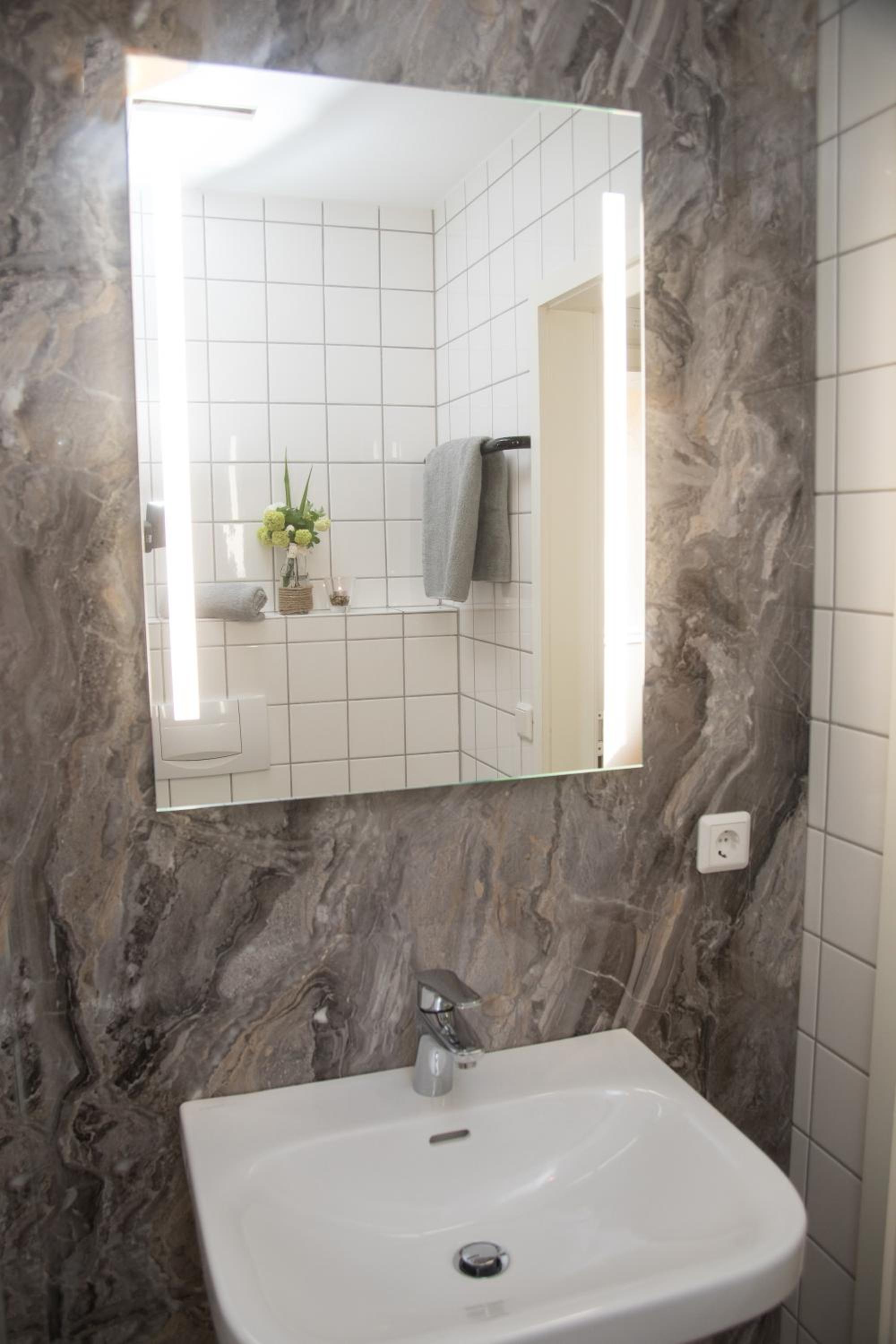 Single Room with Private Bathroom photo 2
