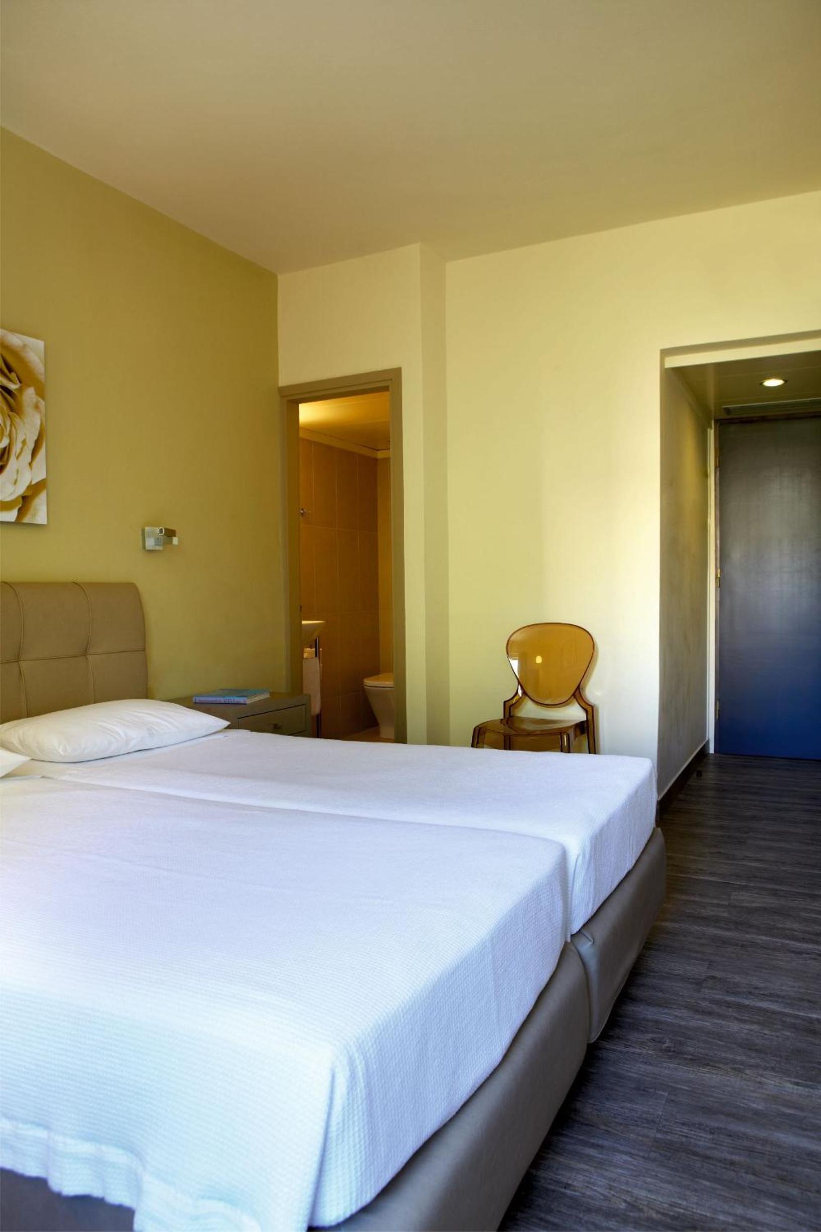 Compact Room photo 3