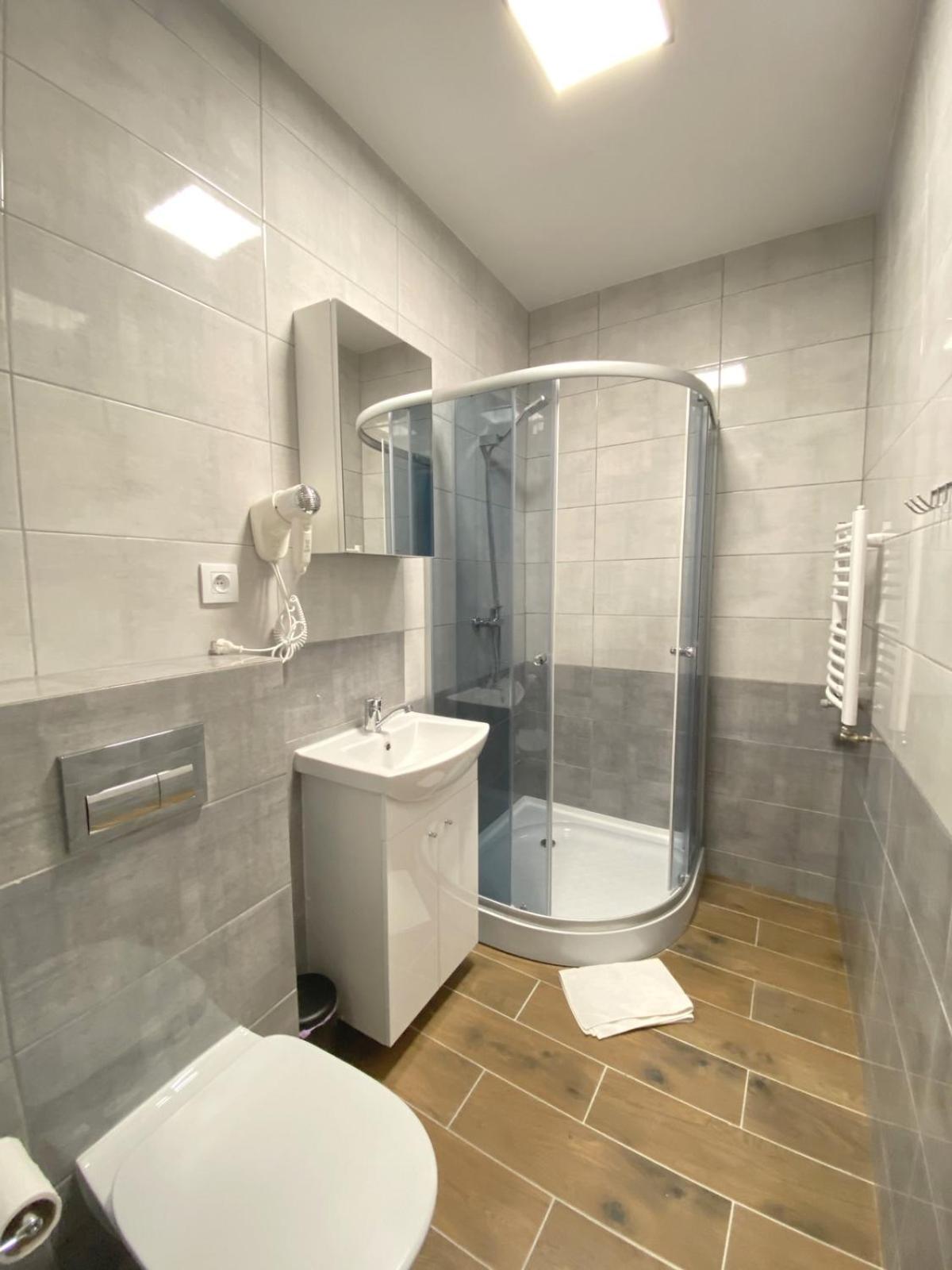 Double Room with Balcony - Photo 1