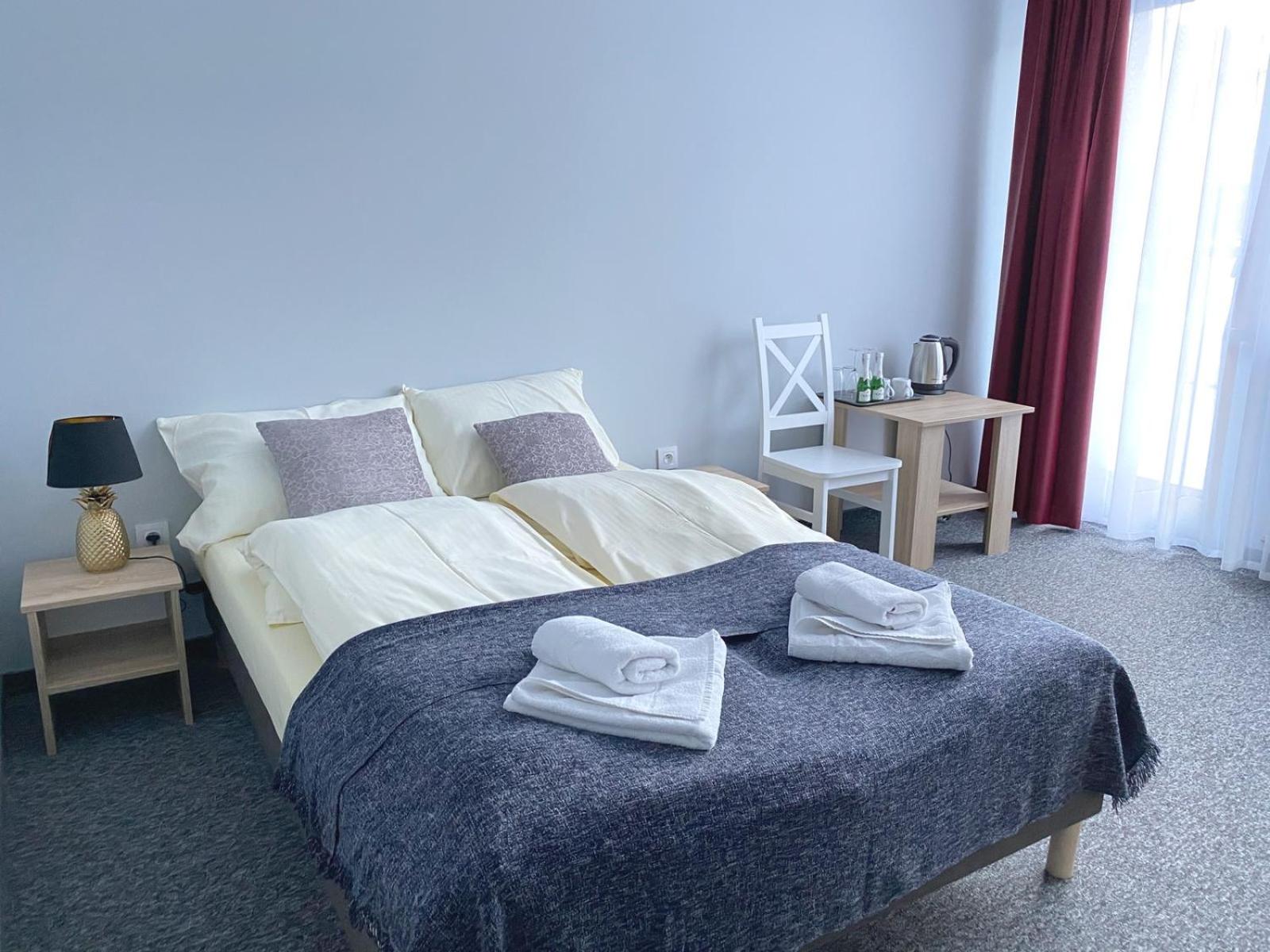 Double Room with Balcony - Photo 6
