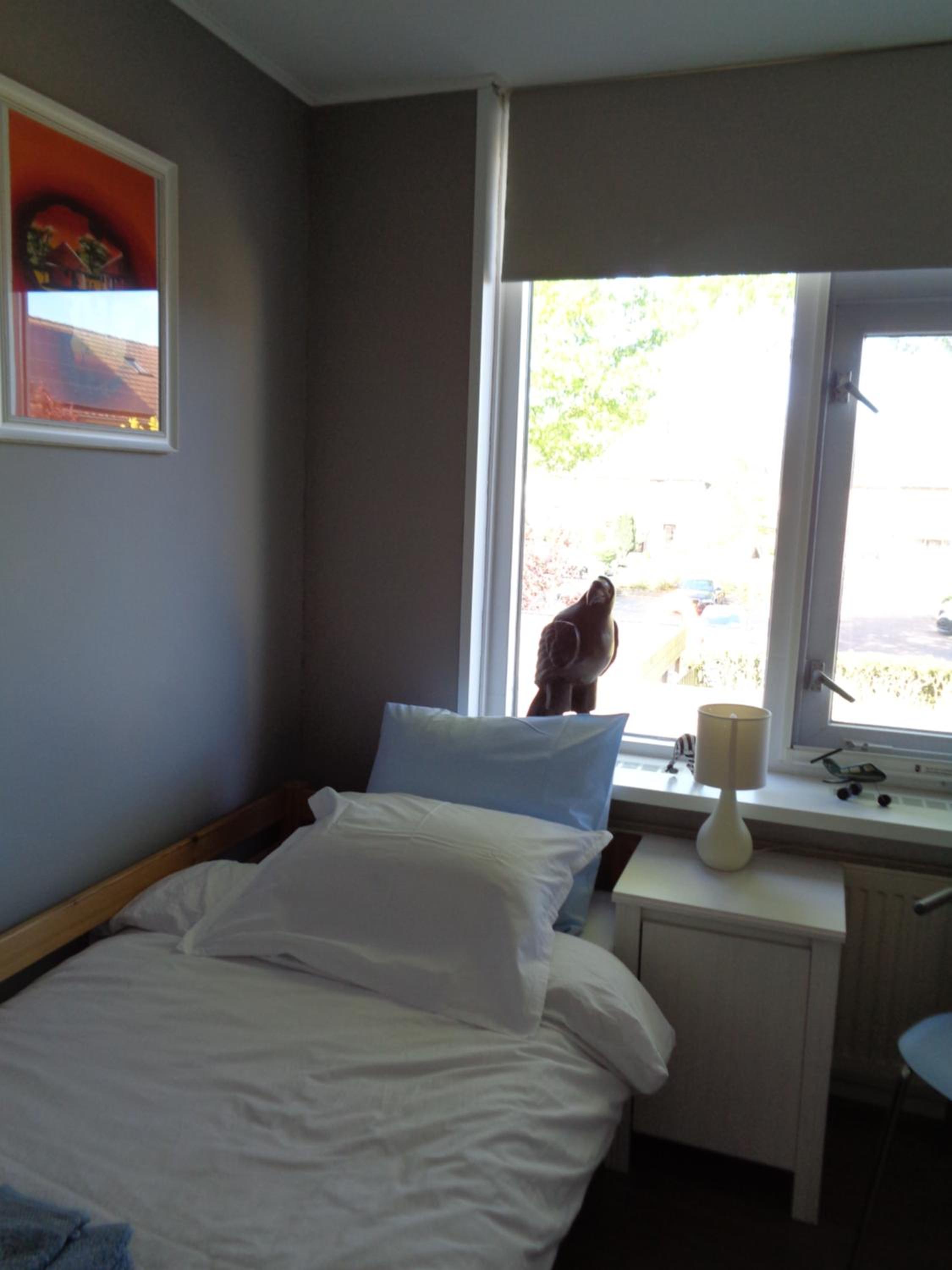 Small Single Room photo 2