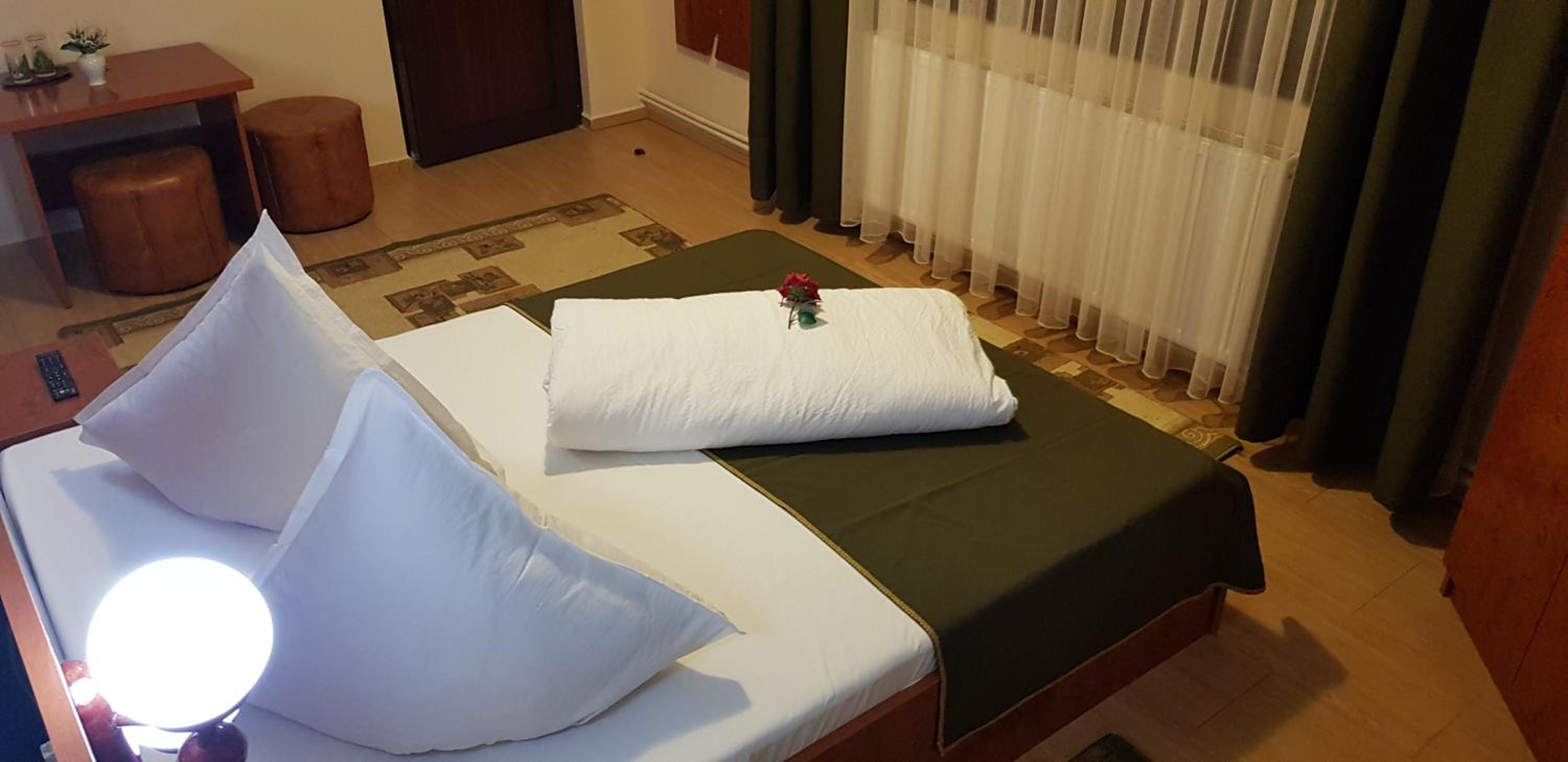 Double or Twin Room - Photo 13