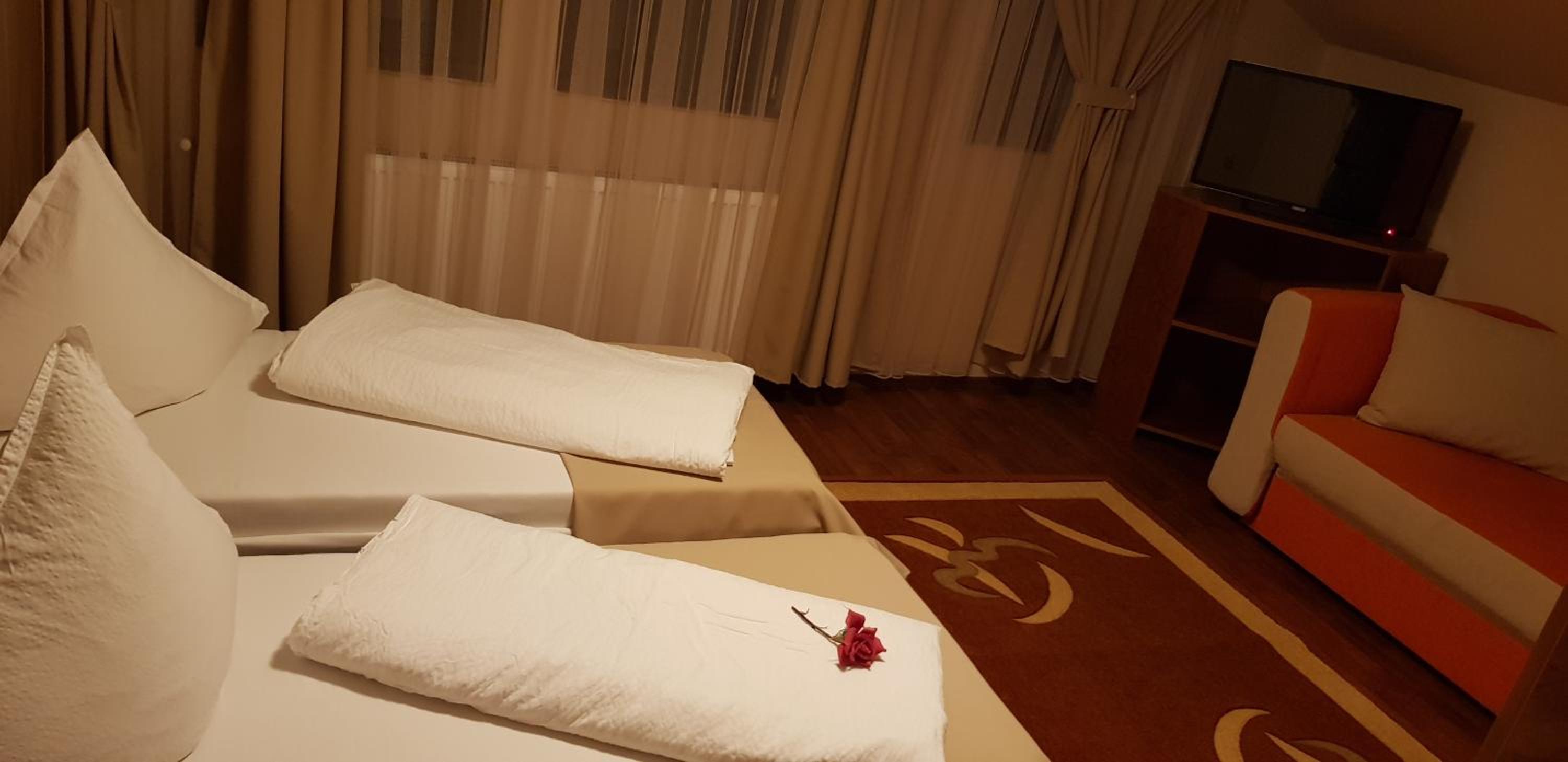 Triple Room - Photo 16