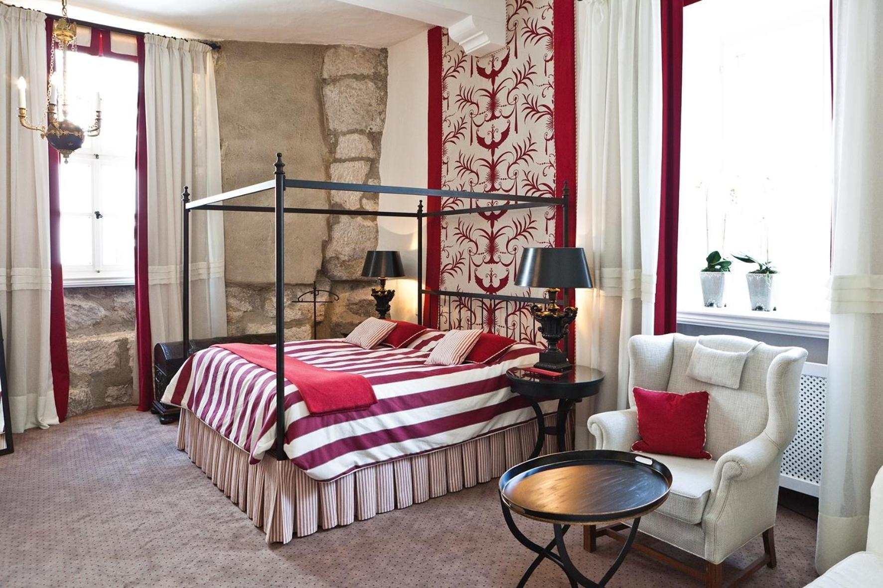 Suite - Photo 8
