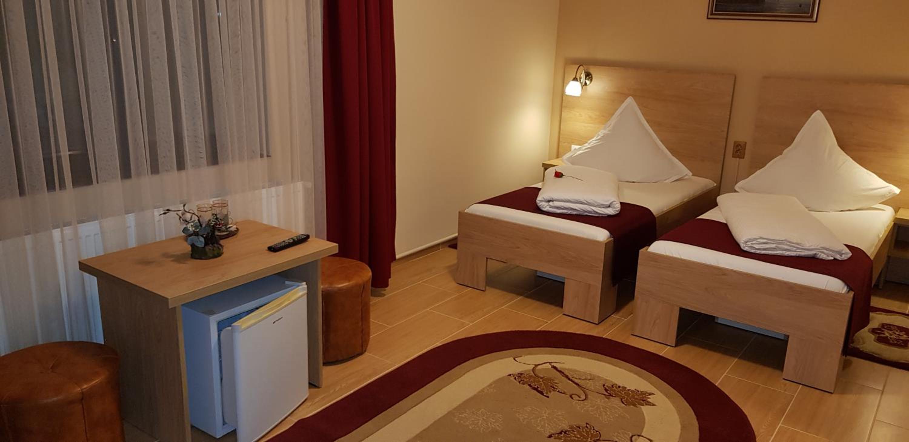 Double or Twin Room - Photo 3