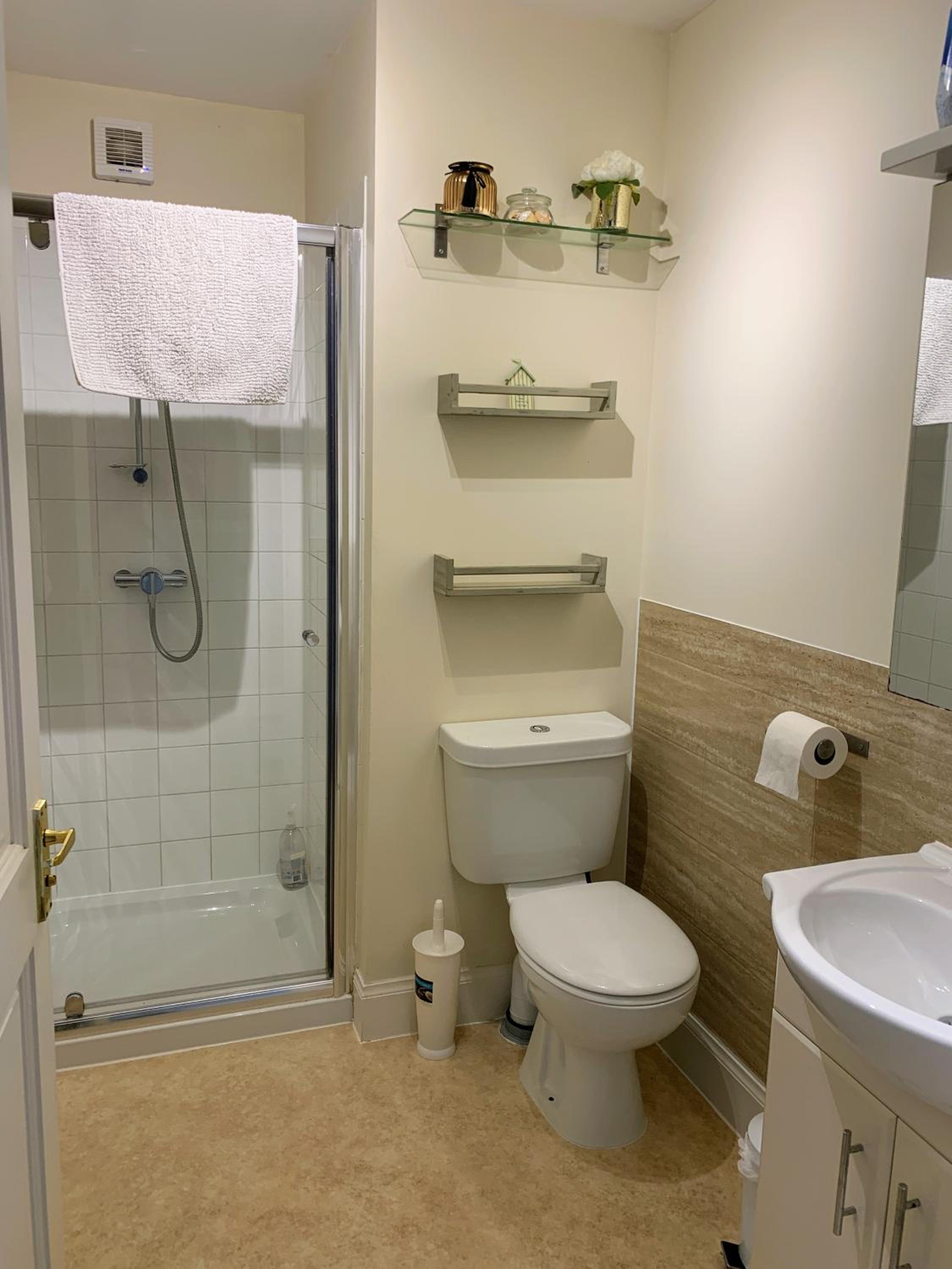 Double Room with Shared Bathroom photo 3