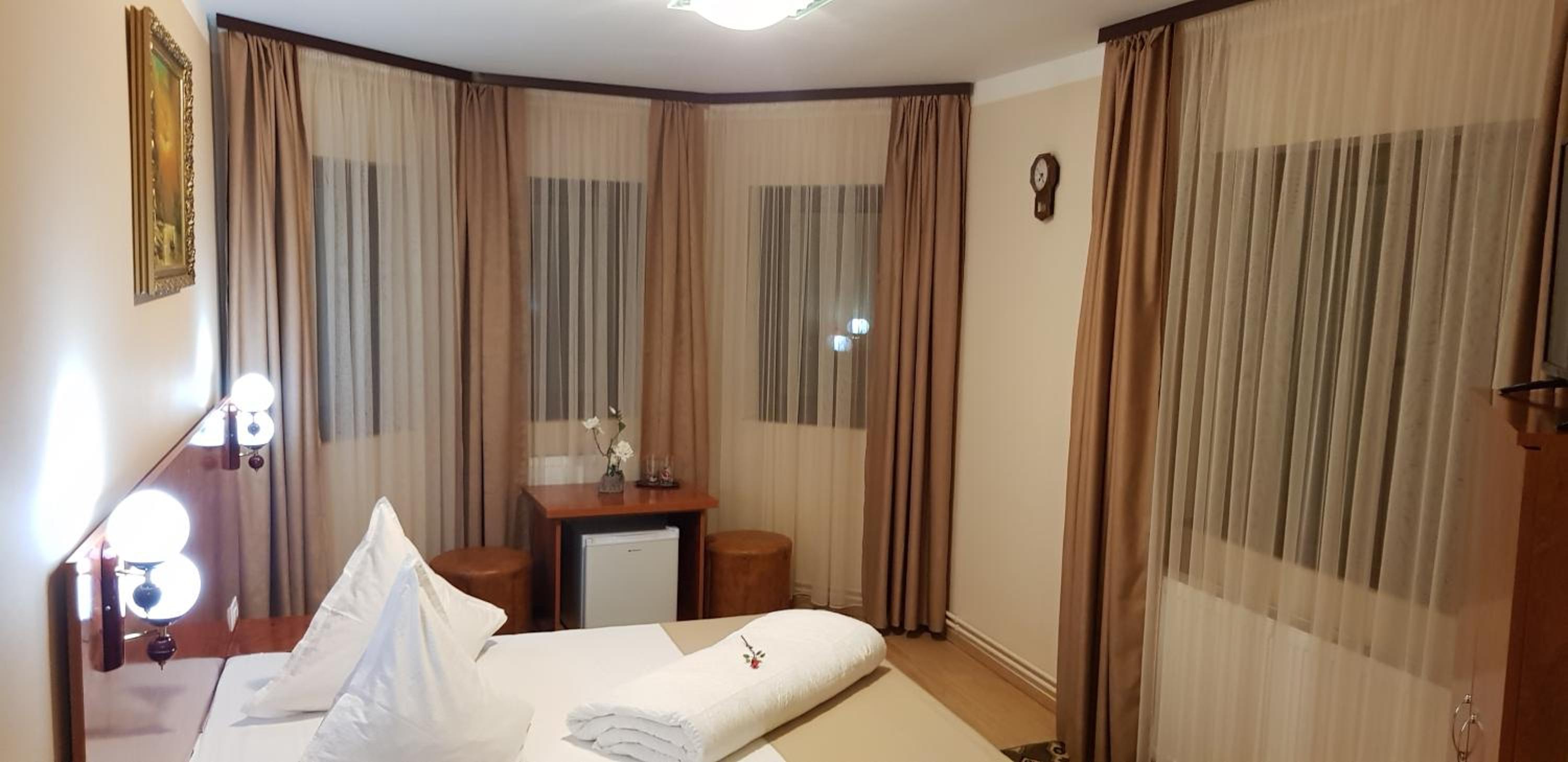 Double or Twin Room - Photo 1