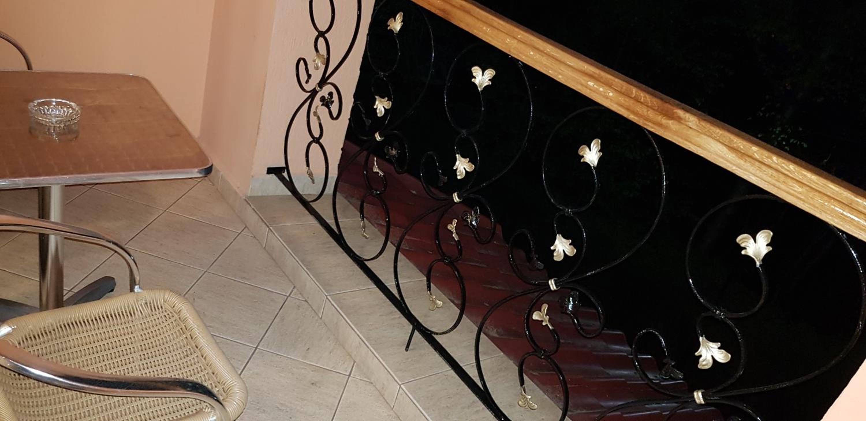 Double Room with Balcony - Photo 5
