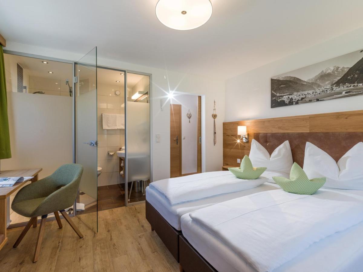 Comfort One-Bedroom Apartment with Balcony photo 2