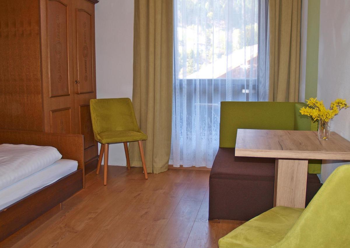 Double Room with Patio photo 3