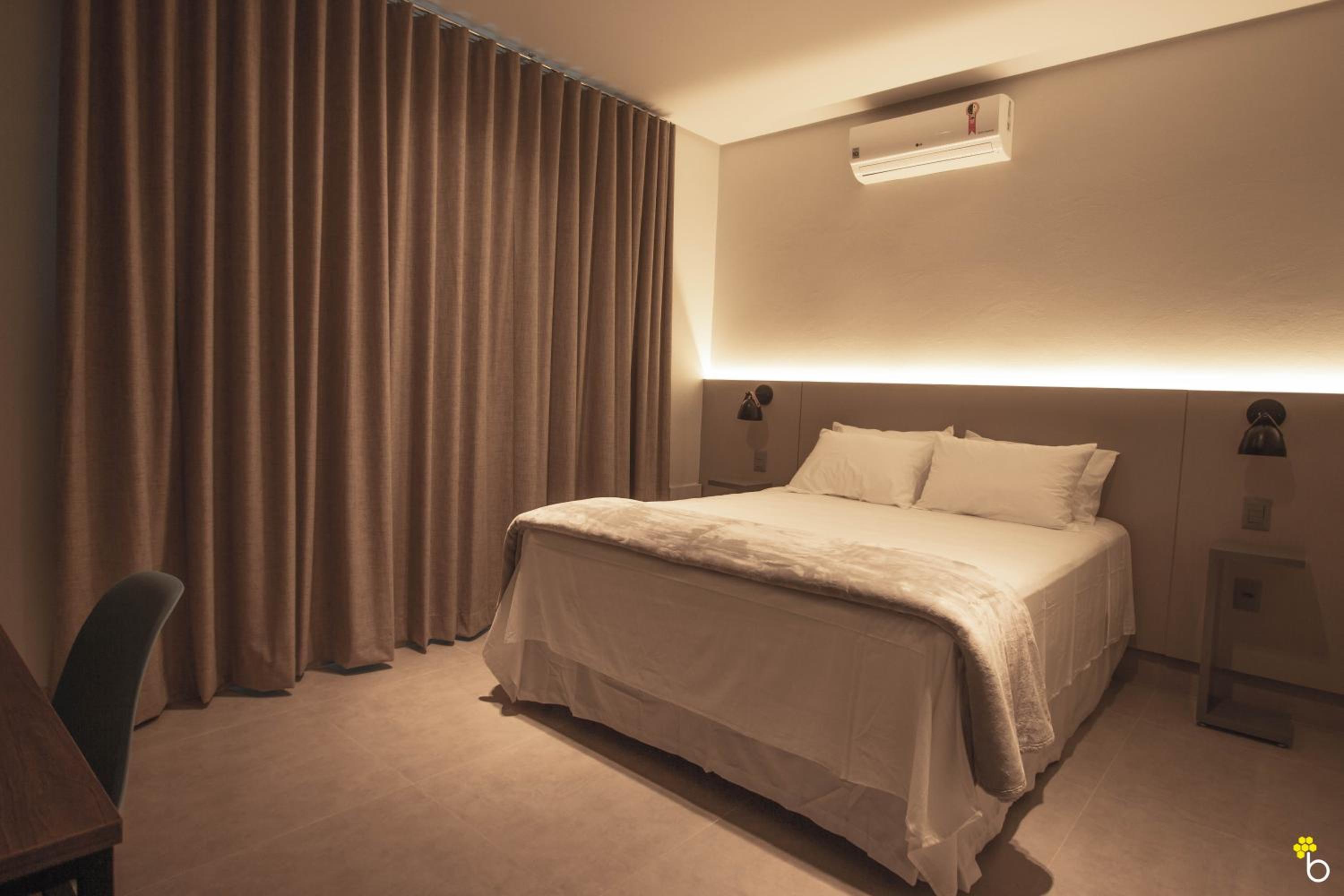 Standard Suite - Photo 2