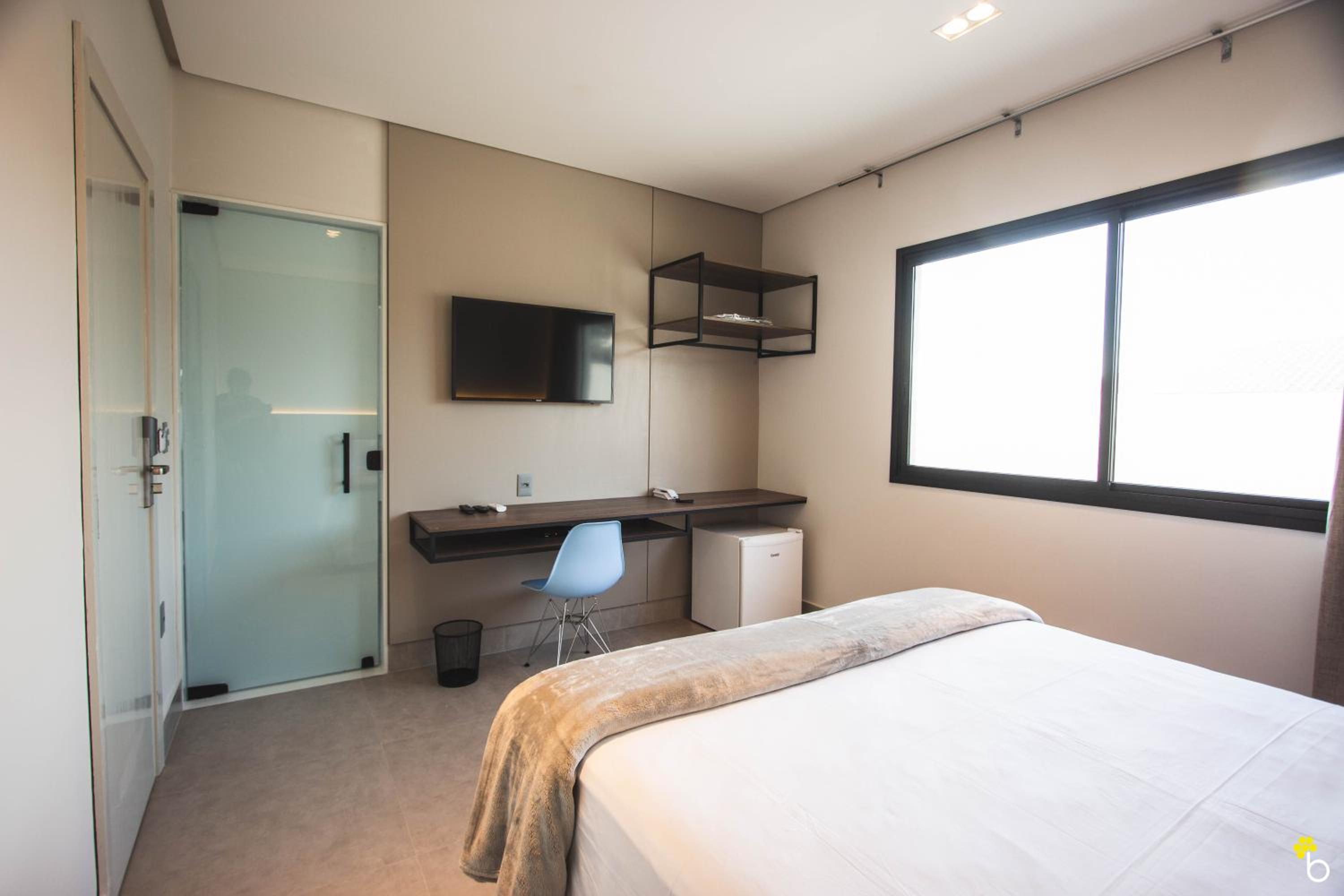 Standard Suite - Photo 1