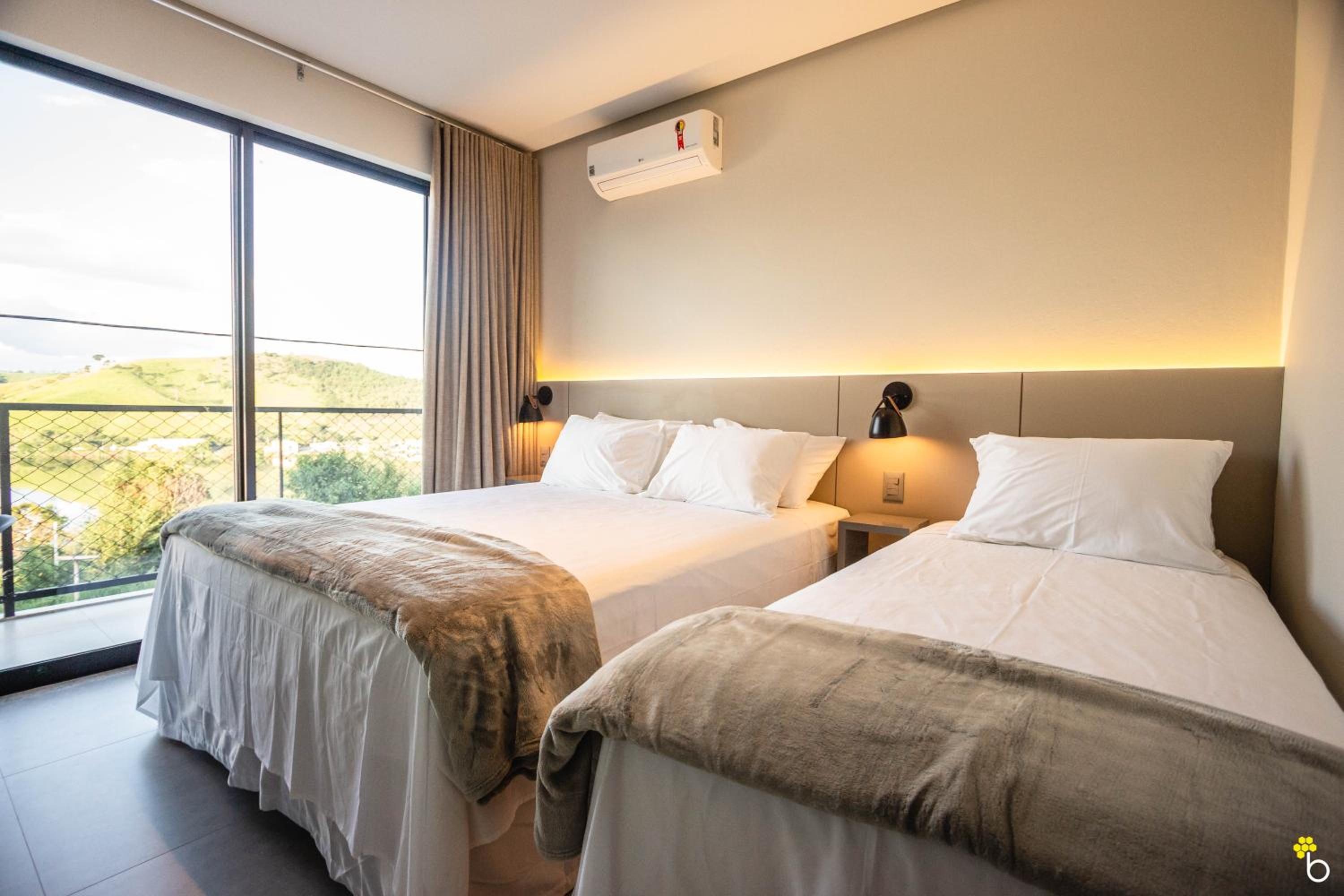 Premium Triple Suite - Photo 1