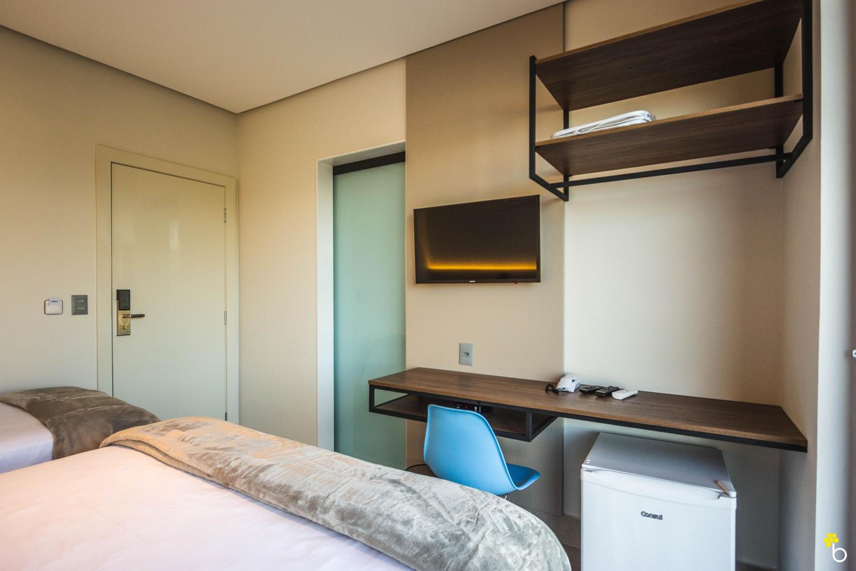 Premium Triple Suite - Photo 2