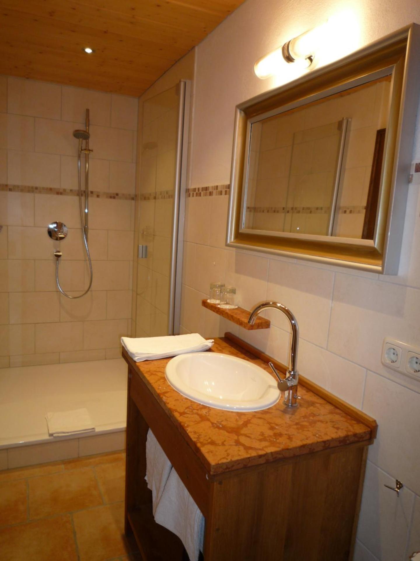 One-Bedroom Apartment - Second Floor Right photo 3