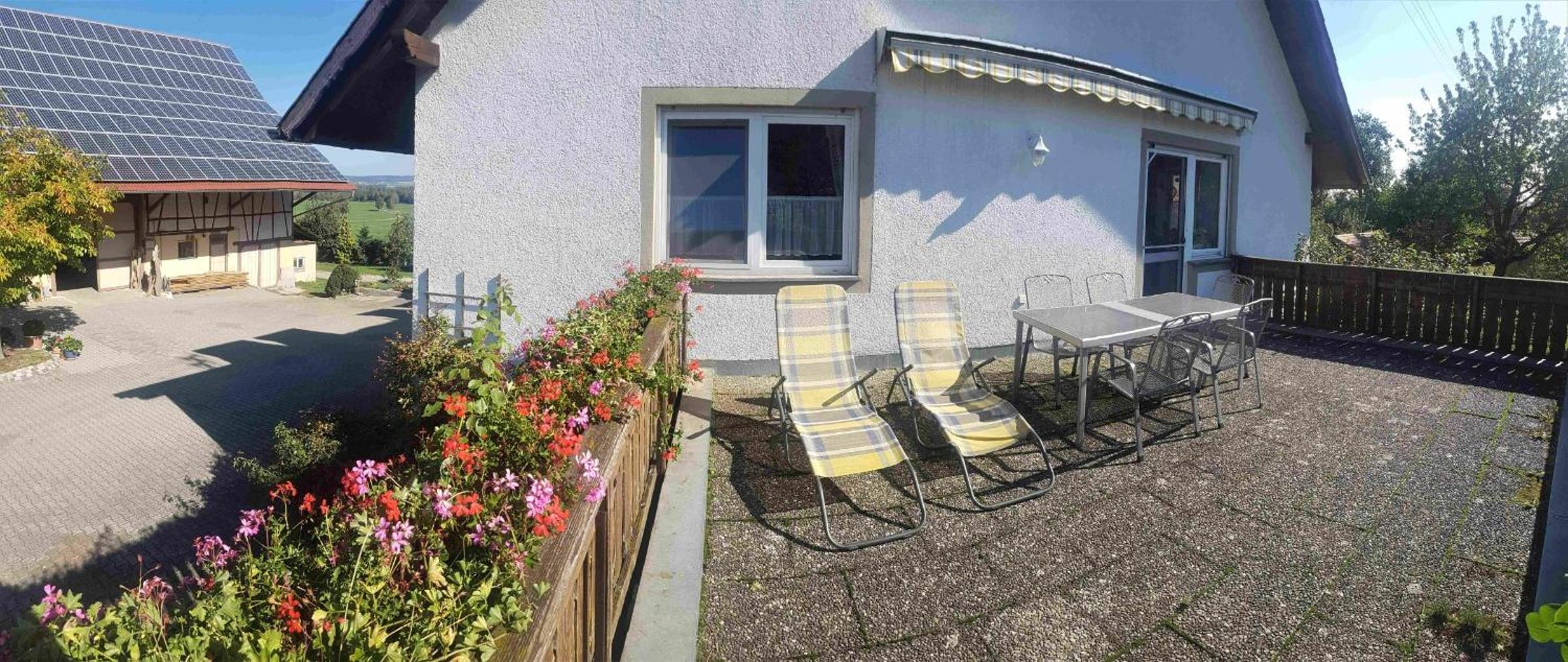 Two-Bedroom Deluxe Apartment with Garden View photo 2