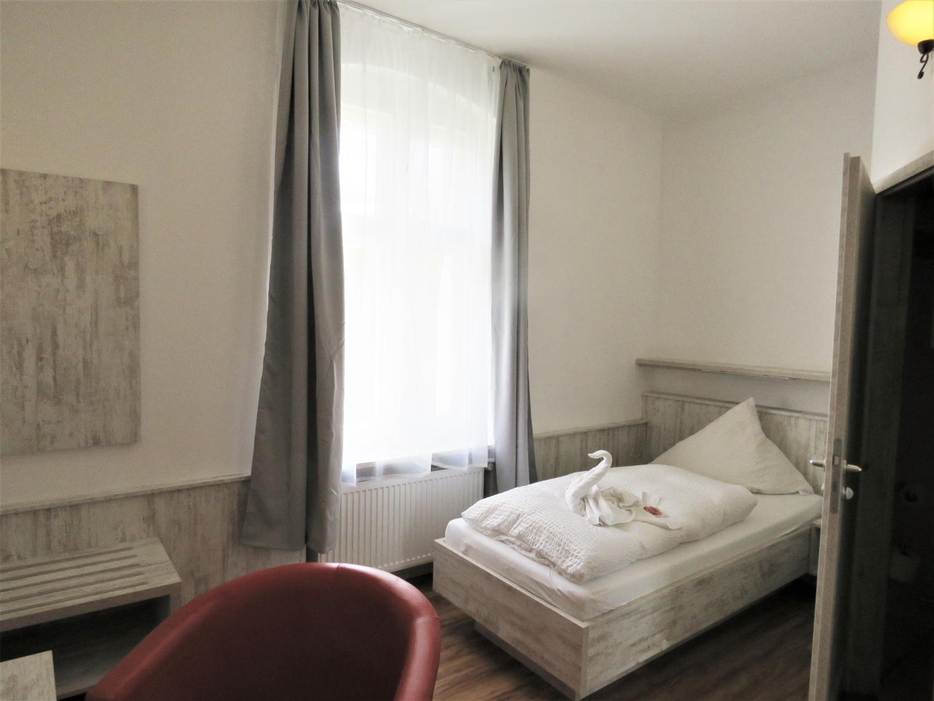 Standard Single Room with Shower