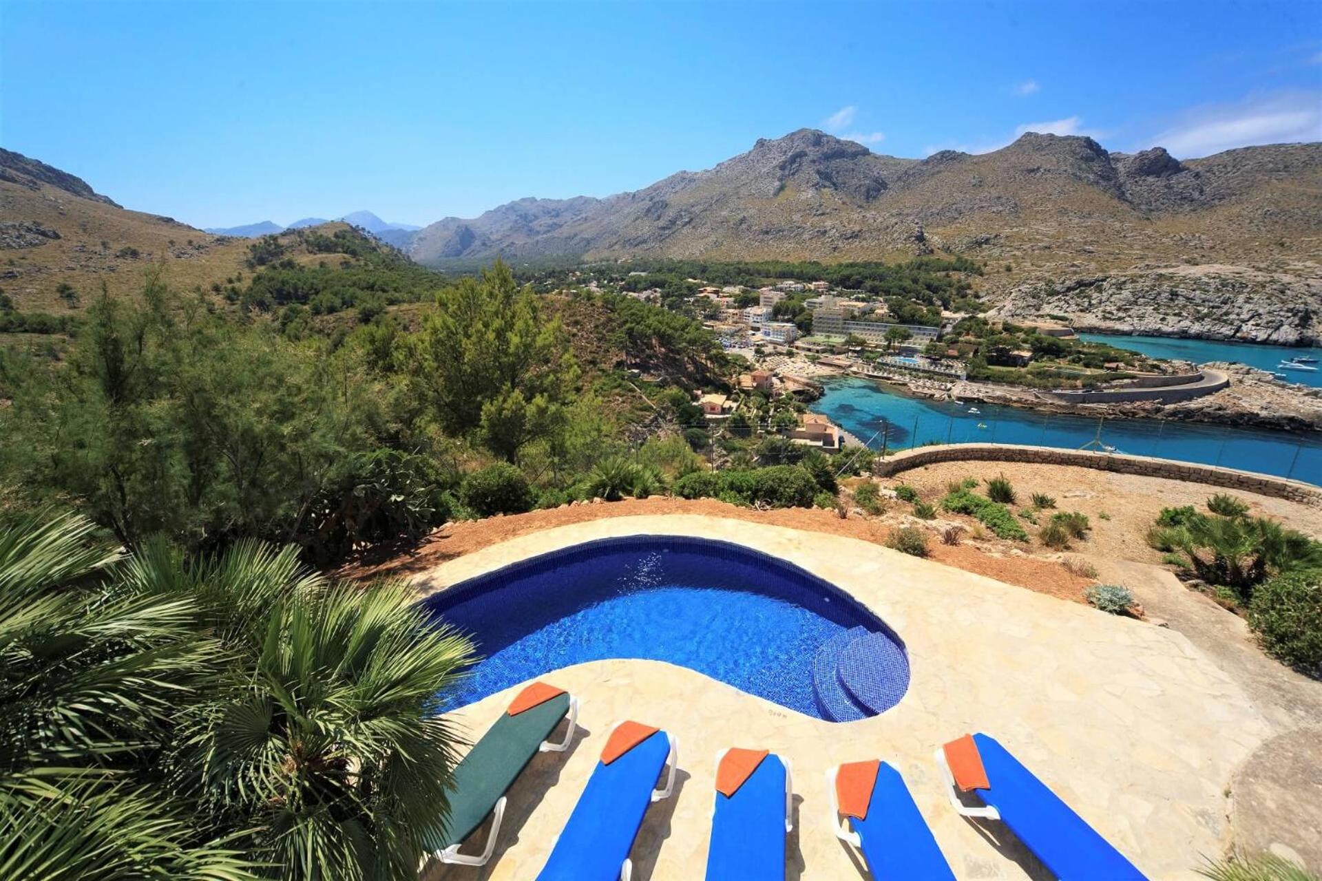 Villa with Private Pool photo 3
