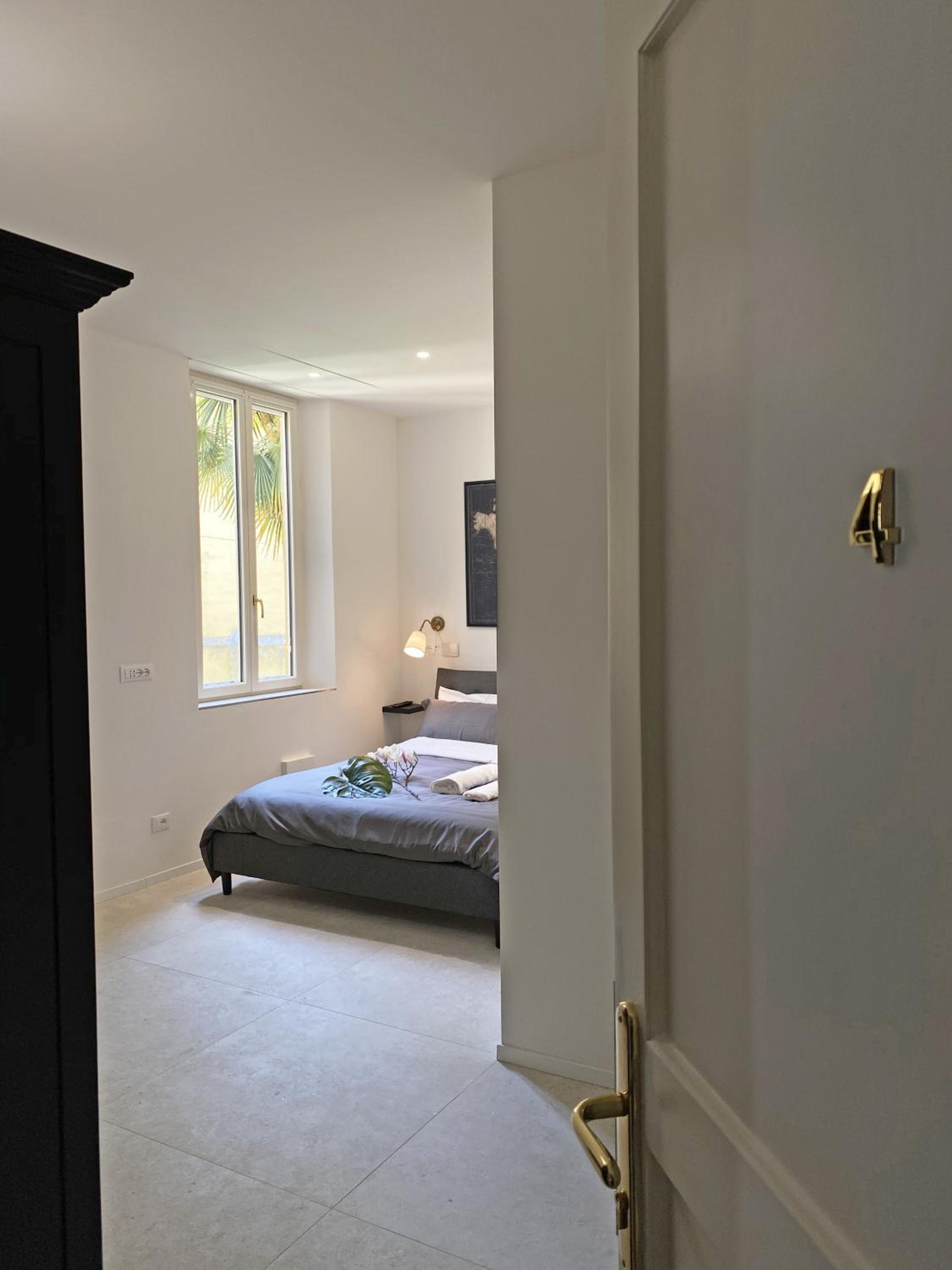 Double Room - Photo 2