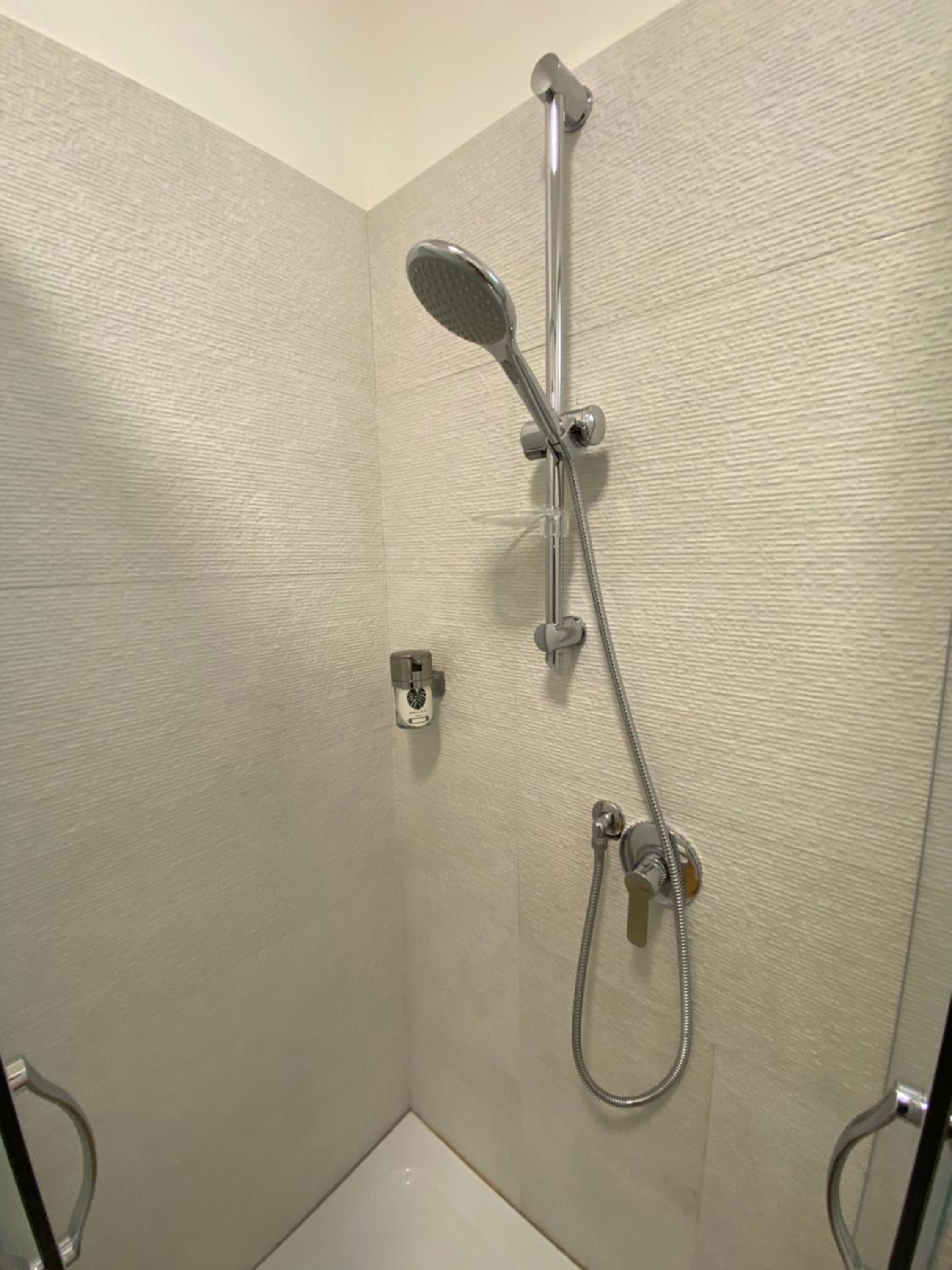 Double Room - Photo 8