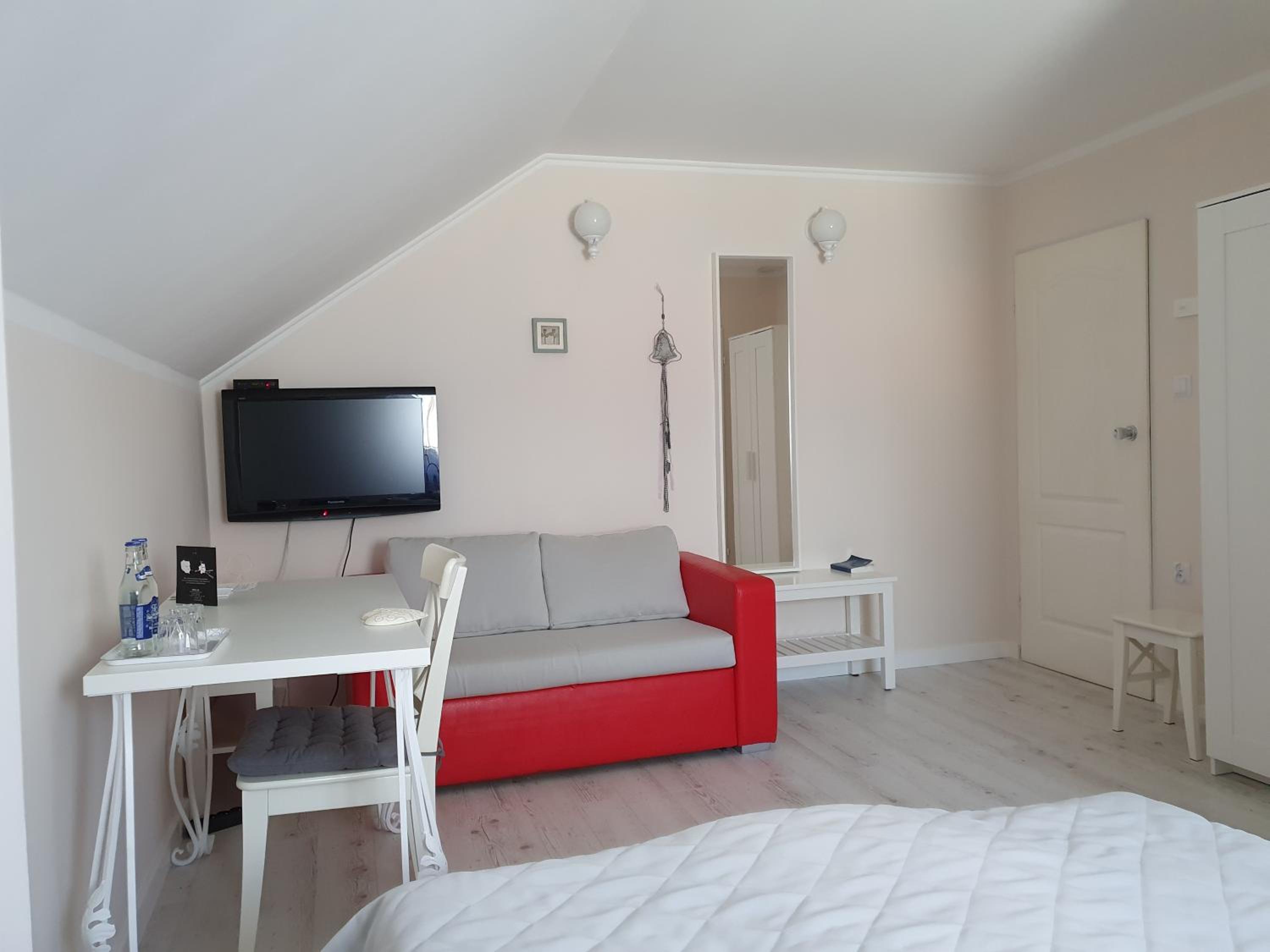 Double Room - Photo 9