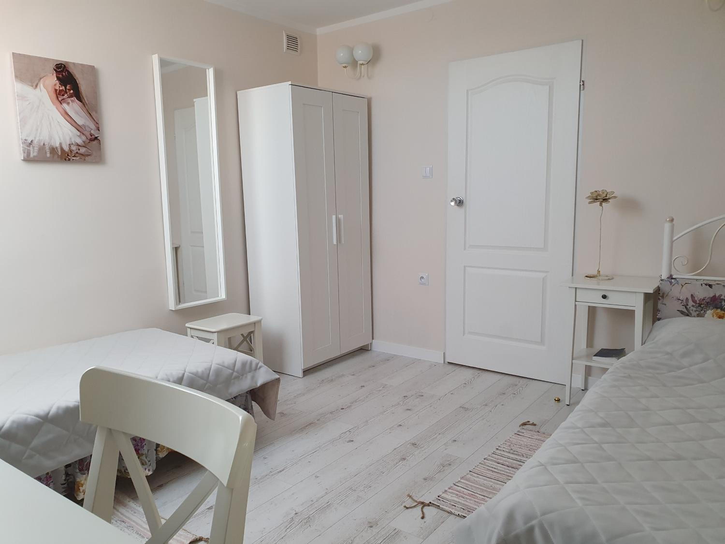 Twin Room - Photo 1