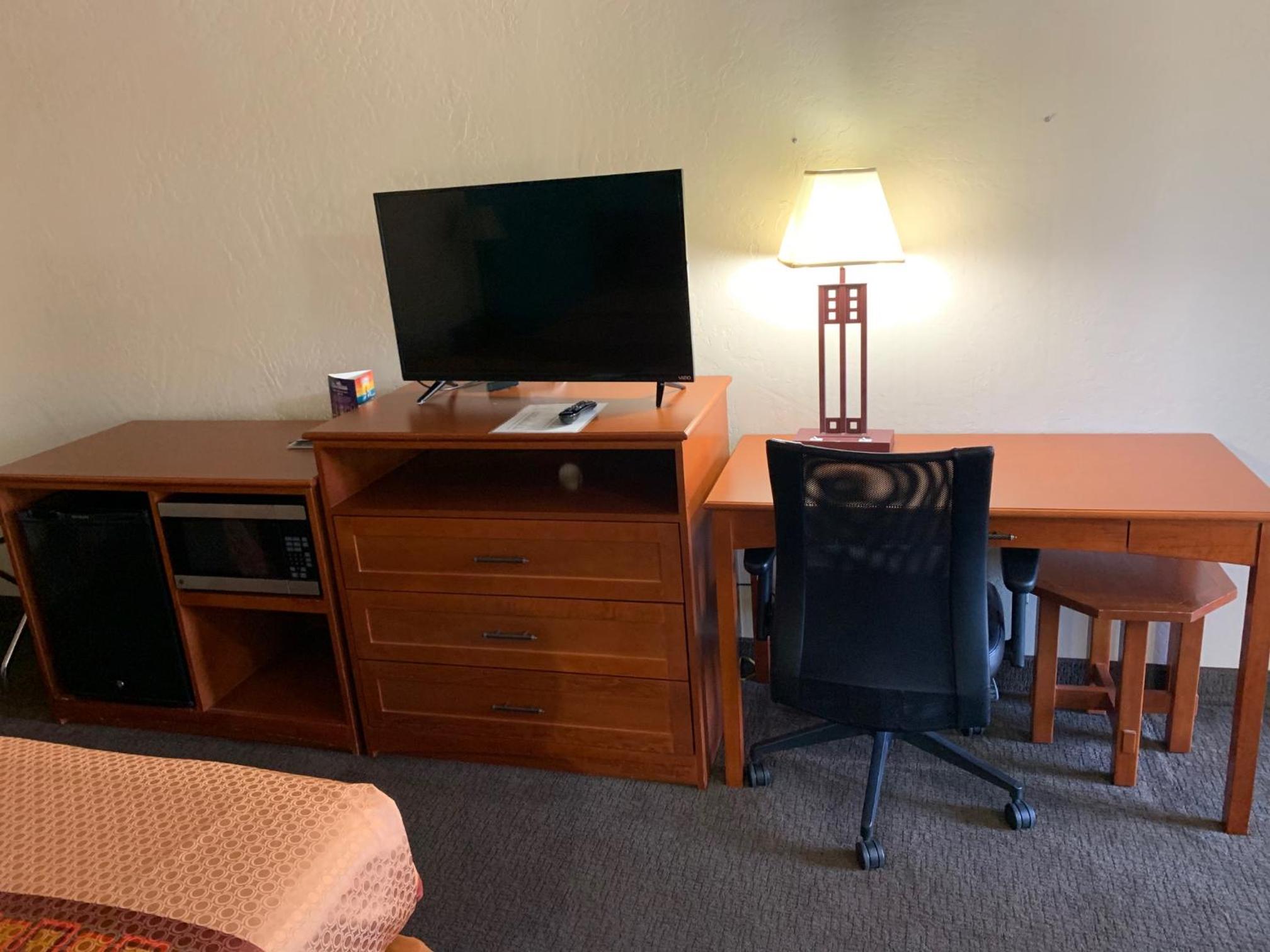 Standard King Room photo 2