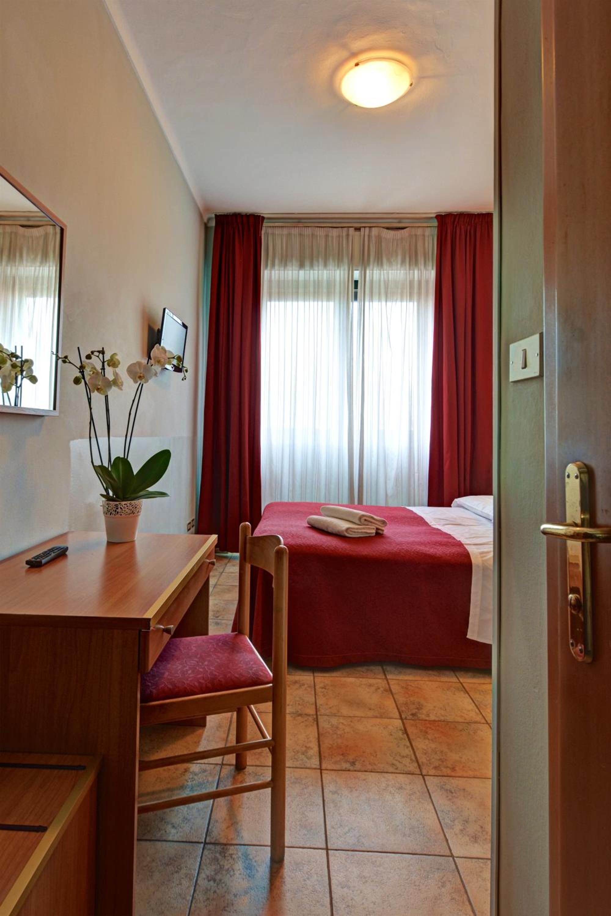 Double Room - Photo 3