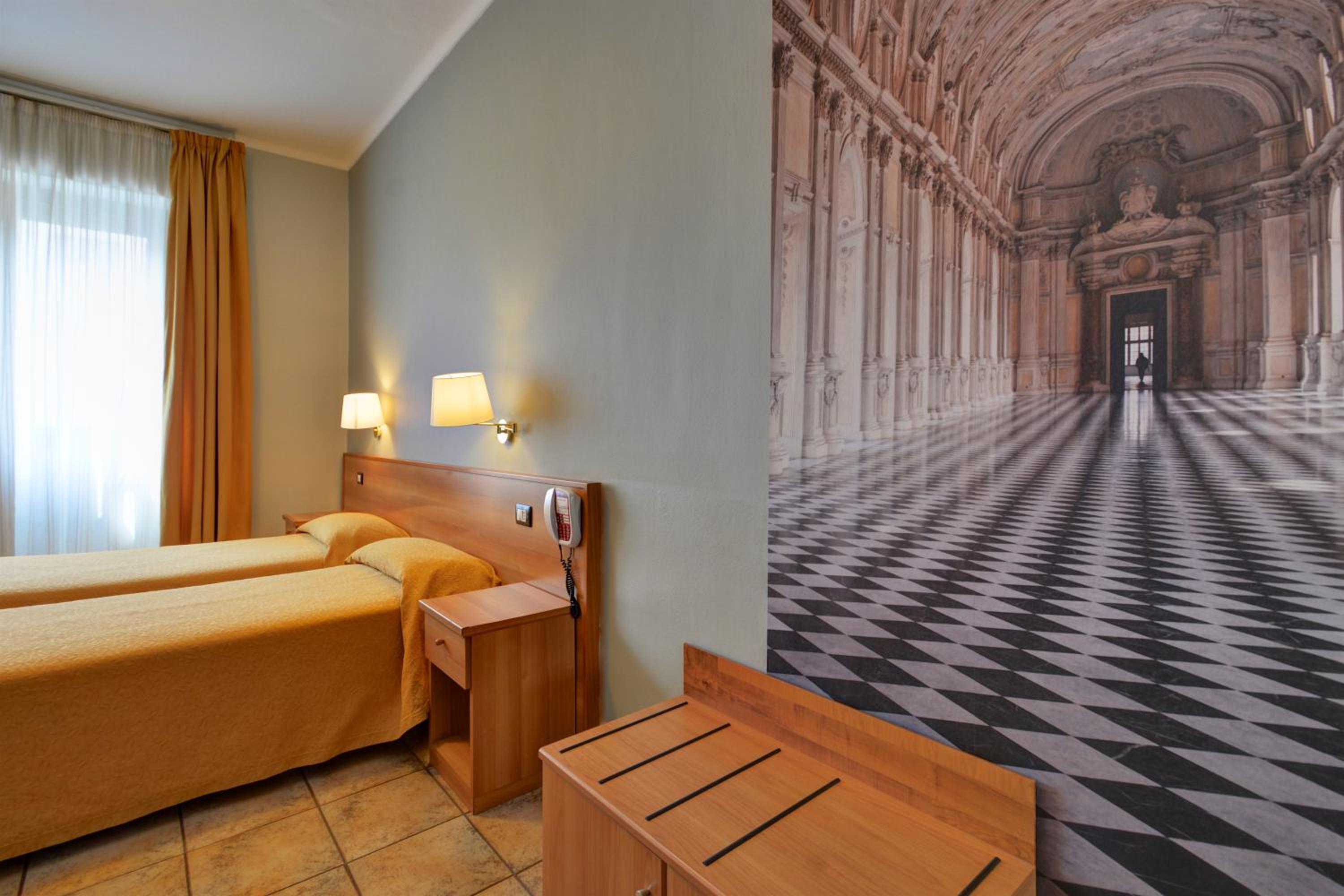 Twin Room - Photo 4