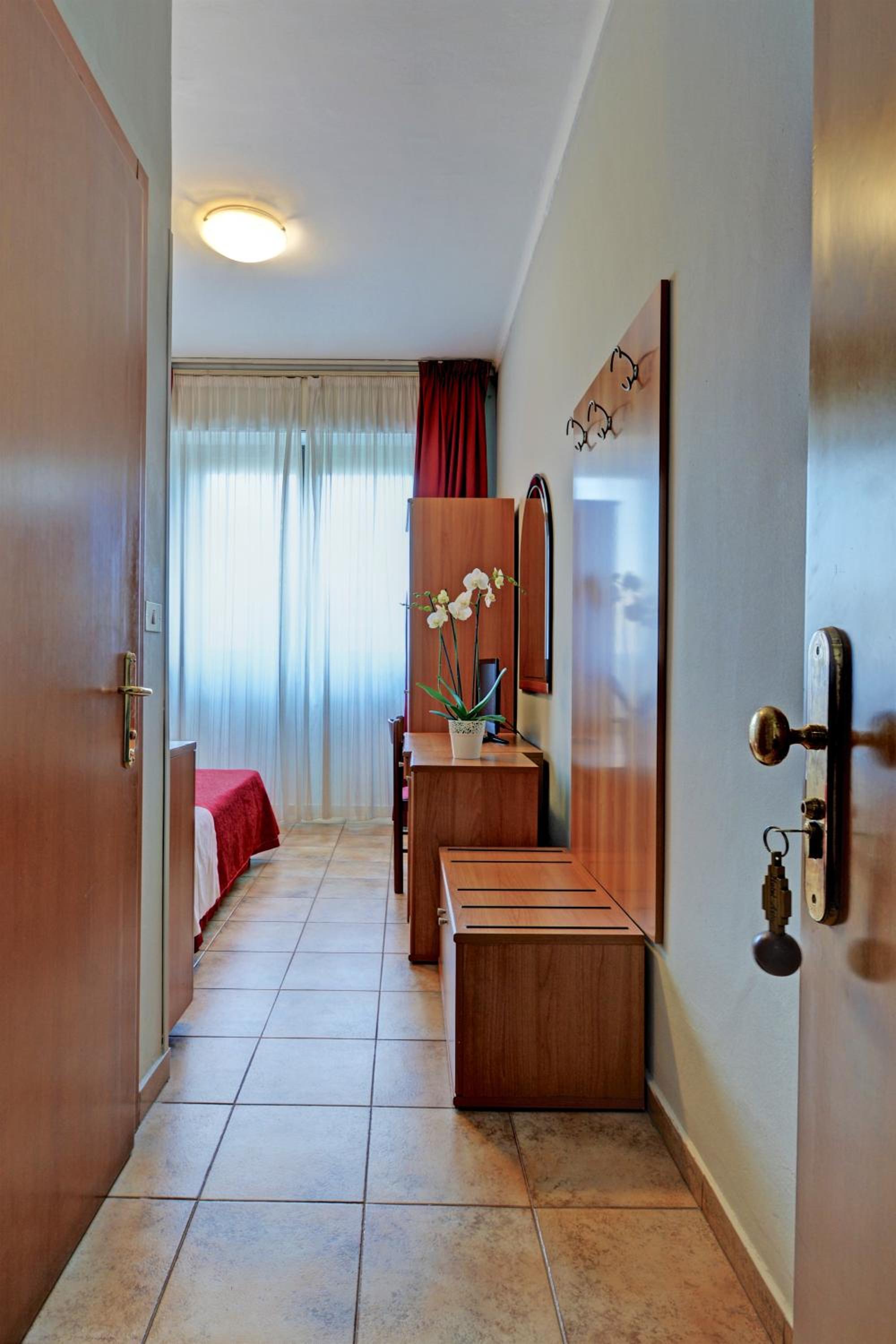 Economy Double Room - Photo 4