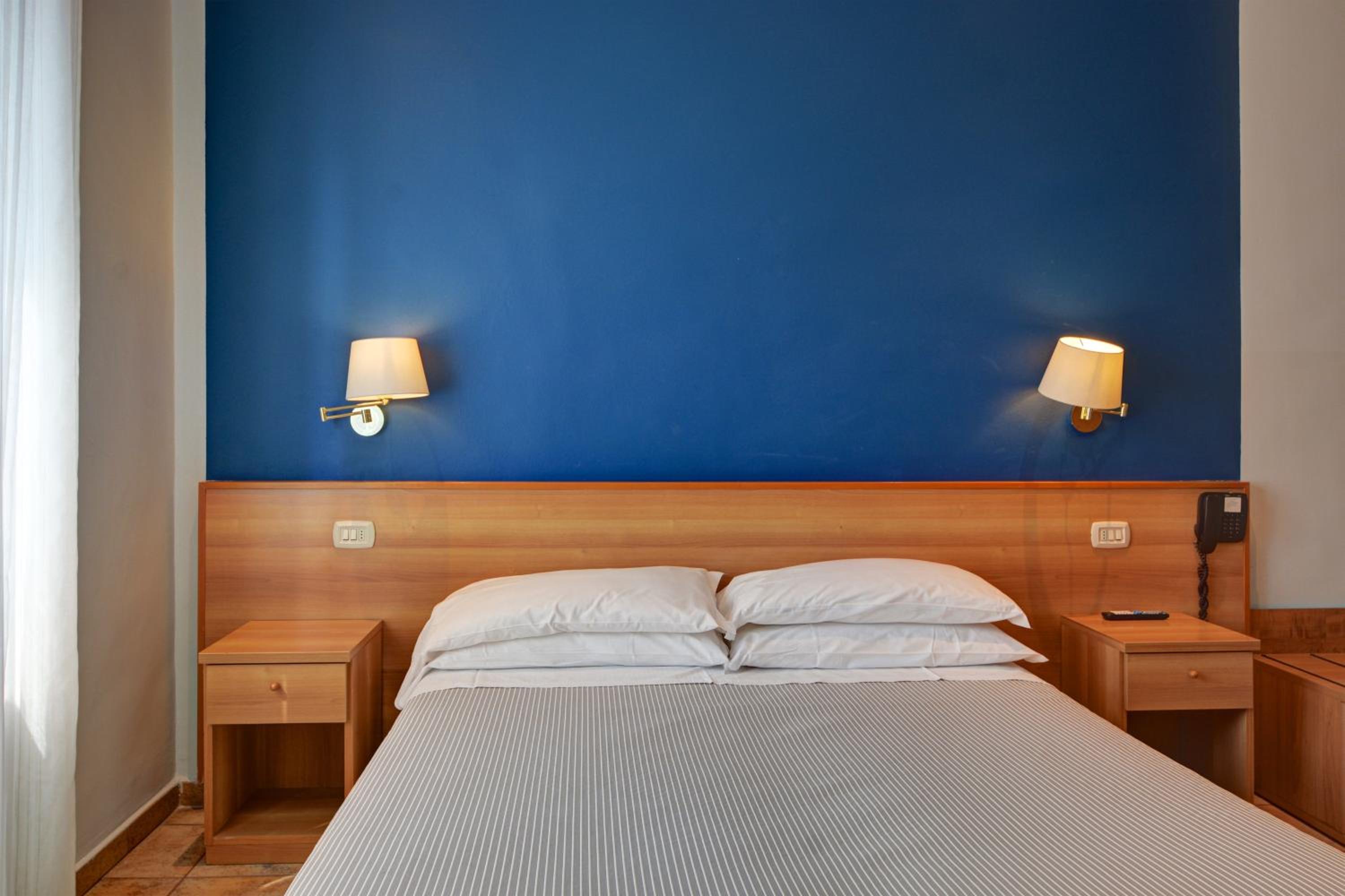 Double Room - Photo 9