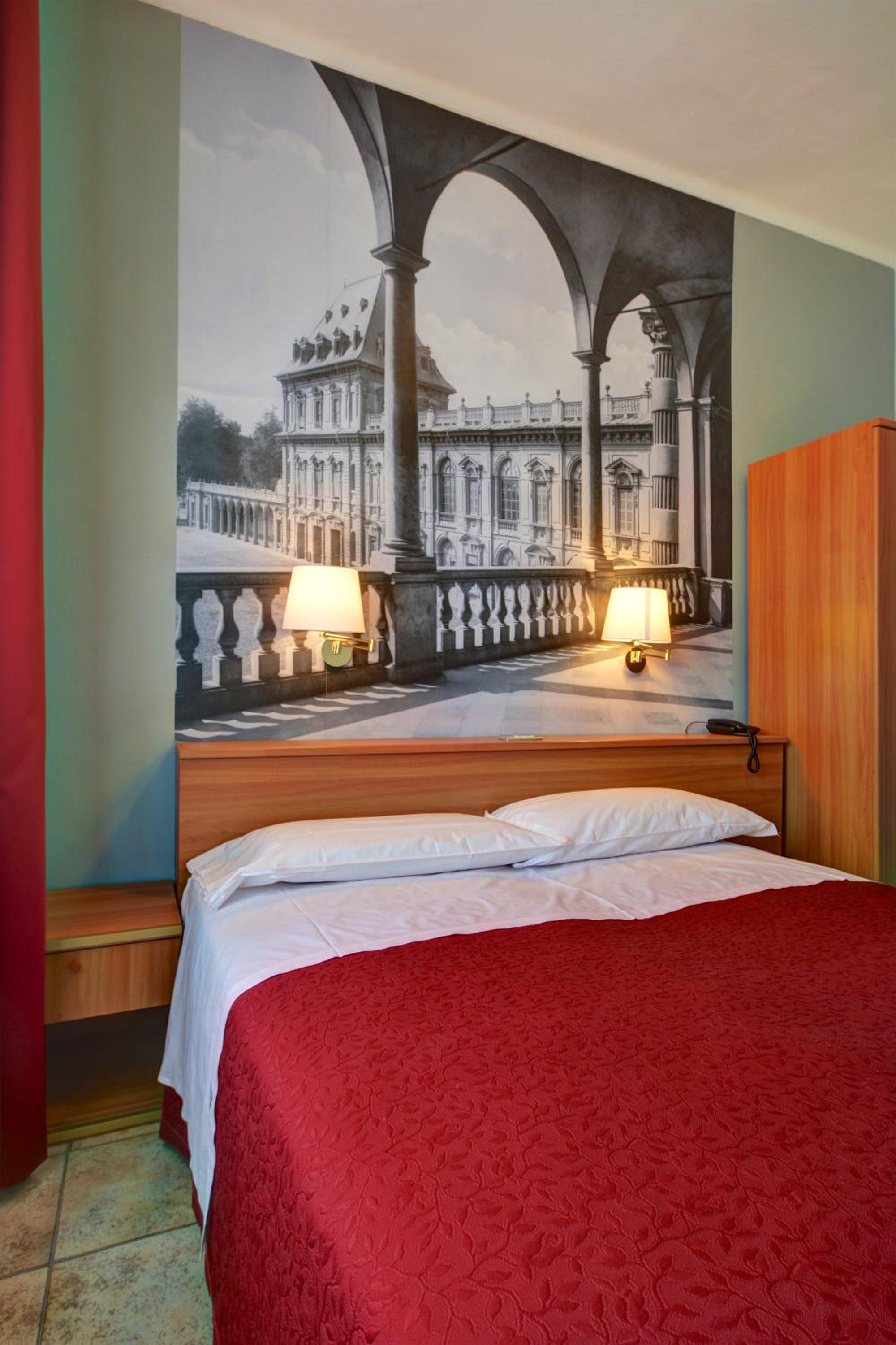 Double Room - Photo 11