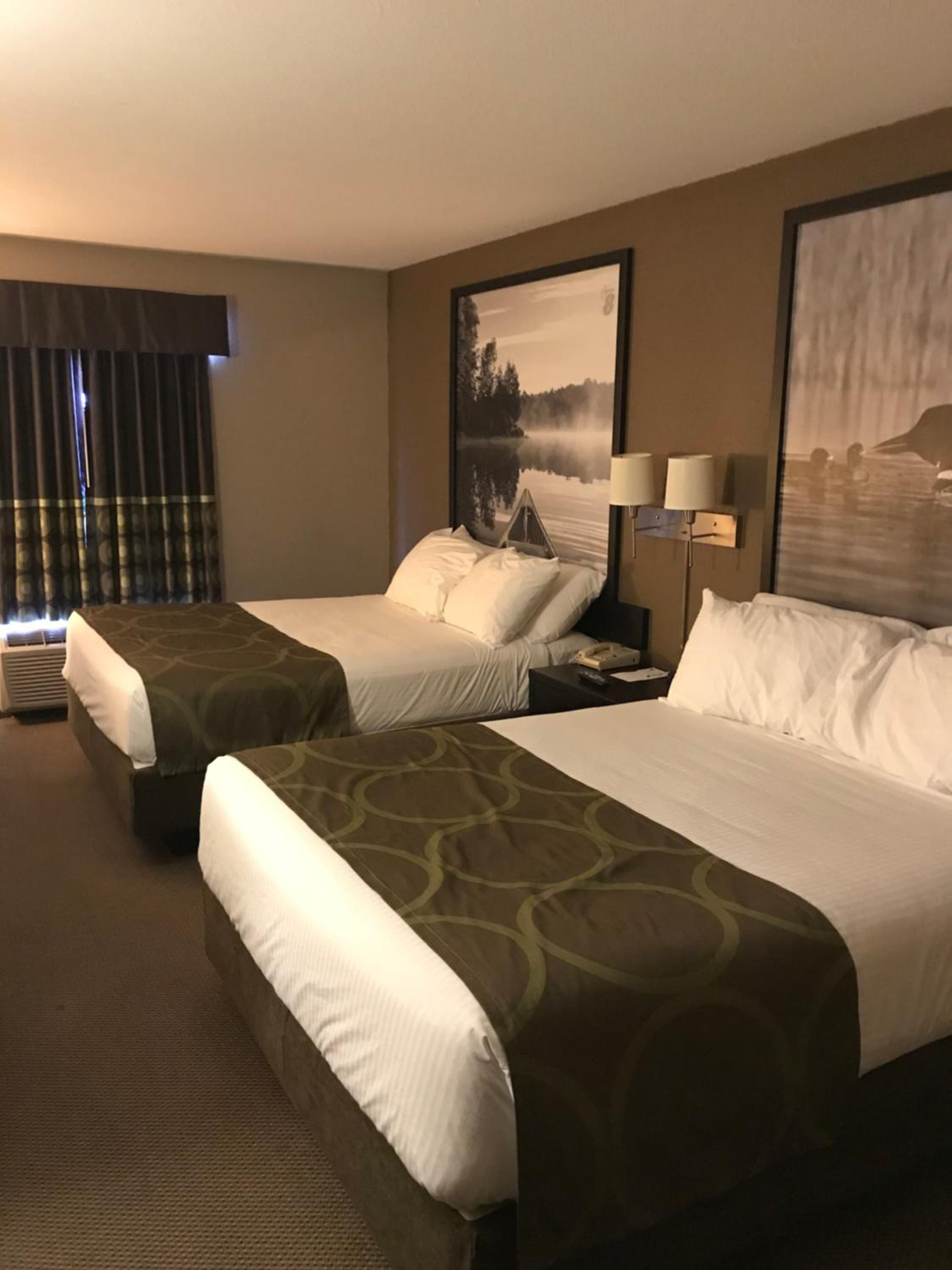Queen Room with Two Queen Beds - Non-Smoking - Photo 1
