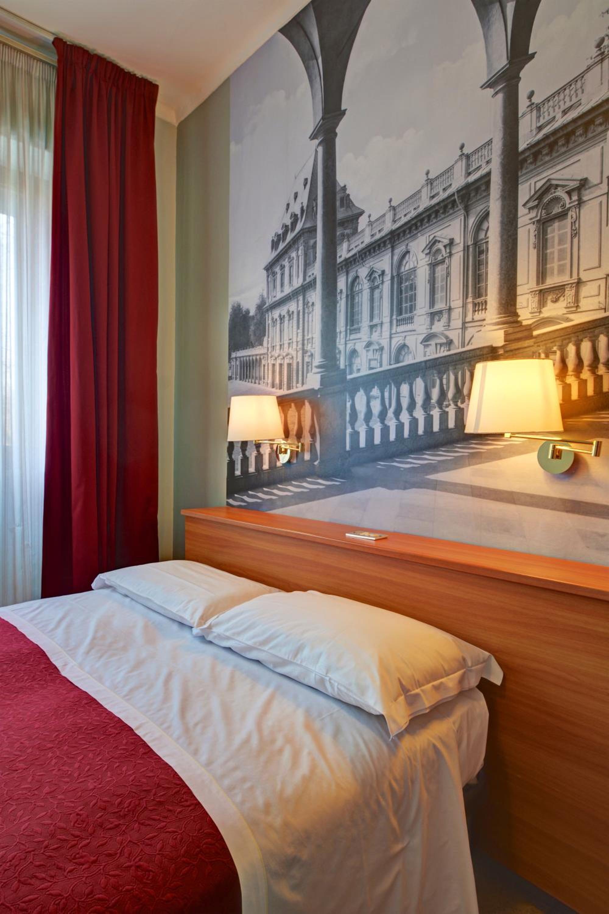 Double Room - Photo 12