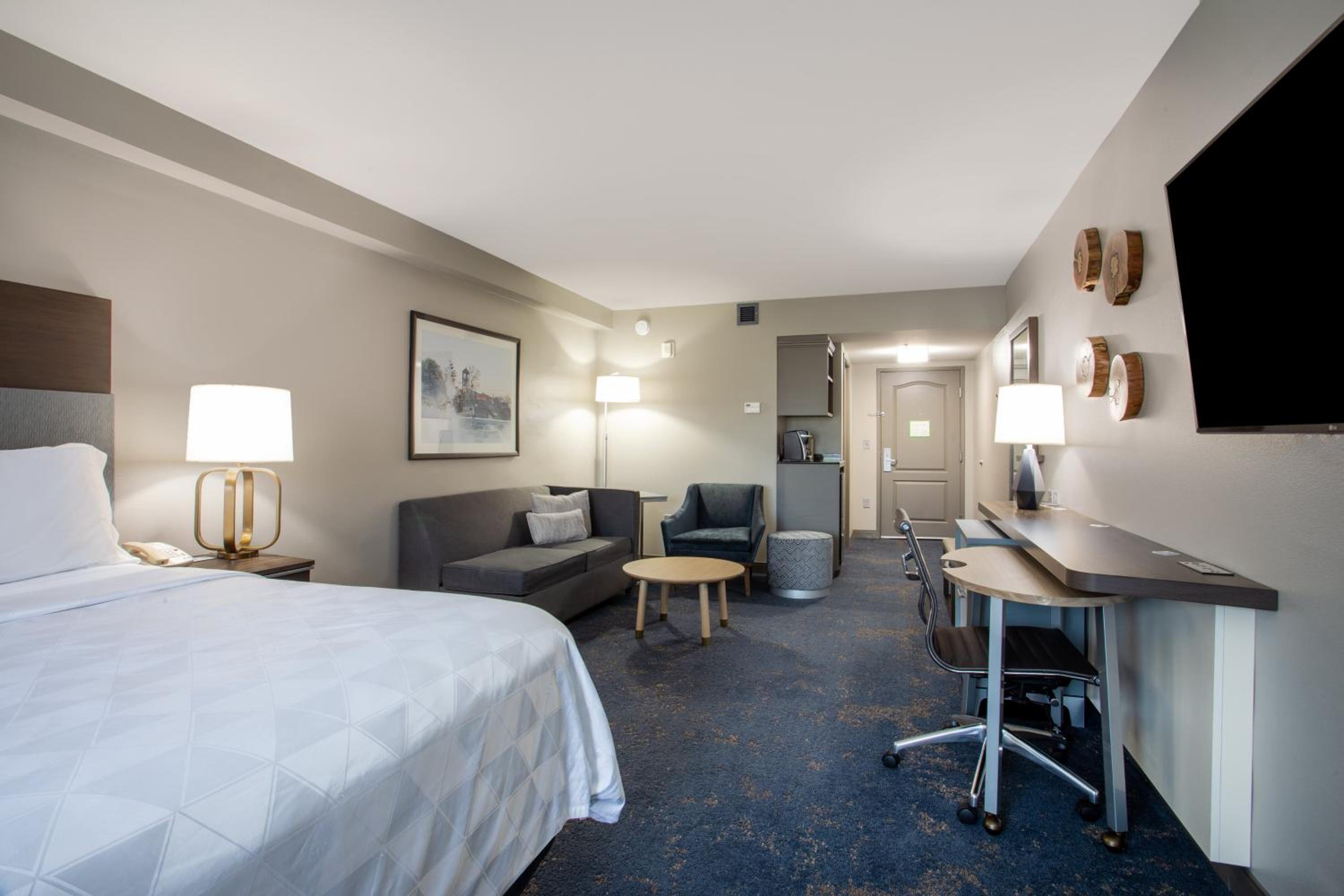Standard King Room - Photo 2