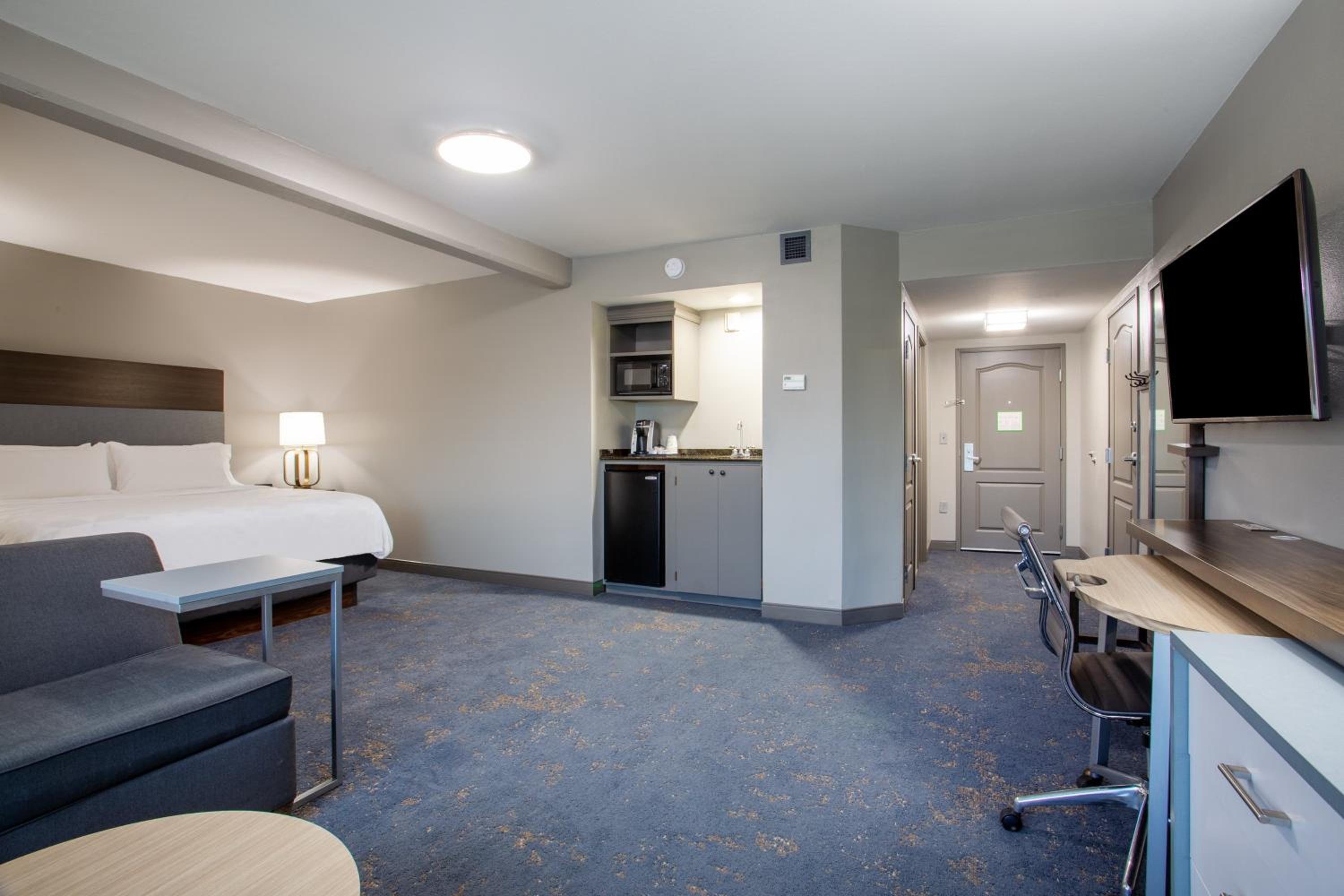 King Suite - Photo 1
