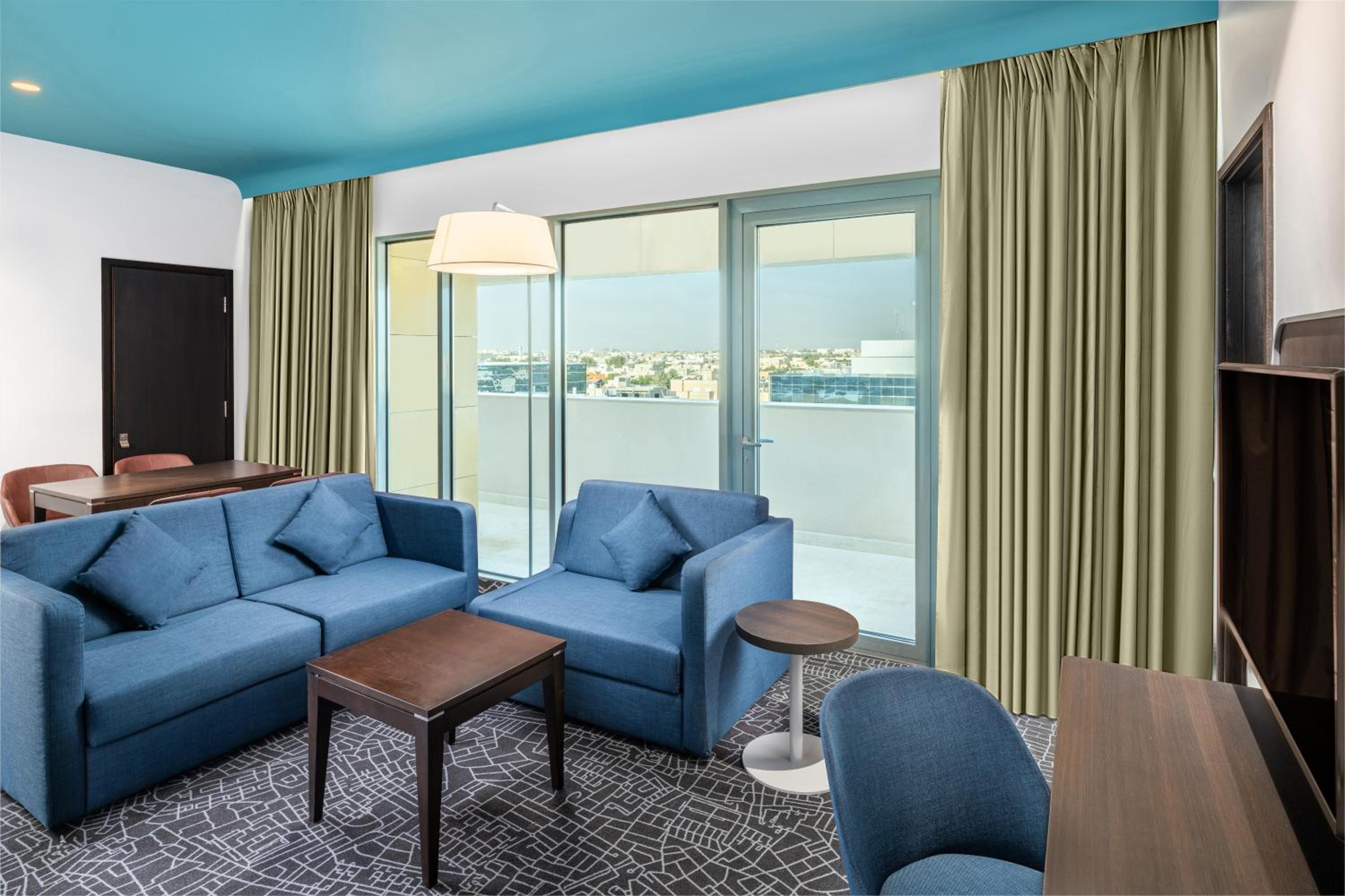 One-Bedroom Suite with Terrace - Photo 2