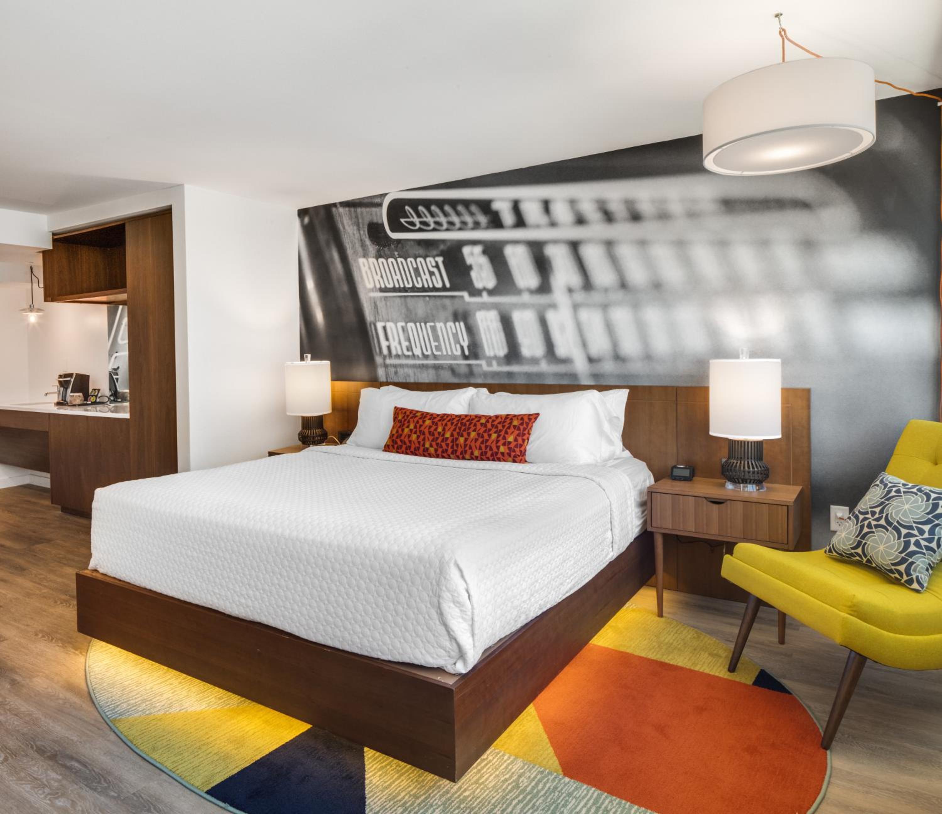 Corner King Room photo 2