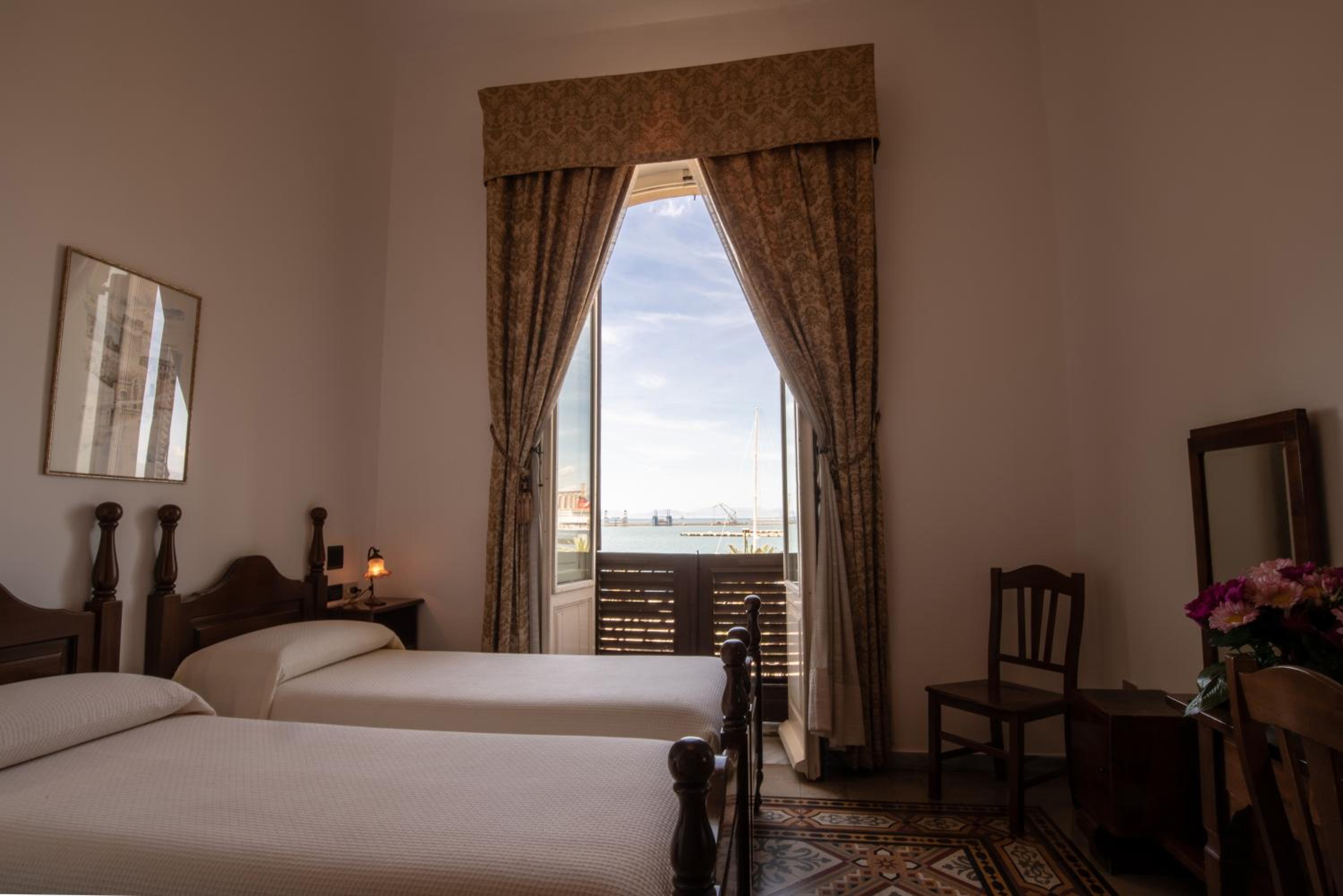 Twin Room with Balcony and Sea View