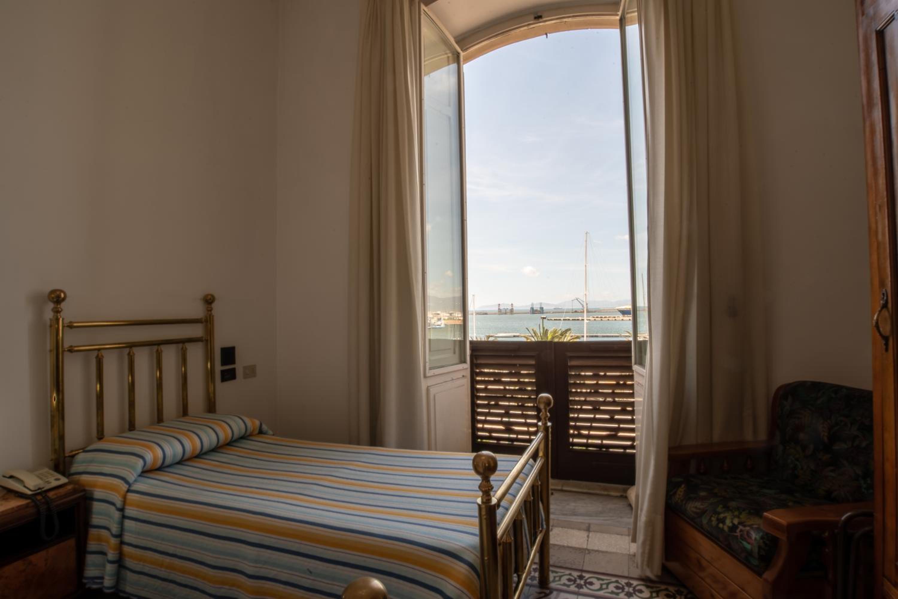 Twin Room with Shared Bathroom