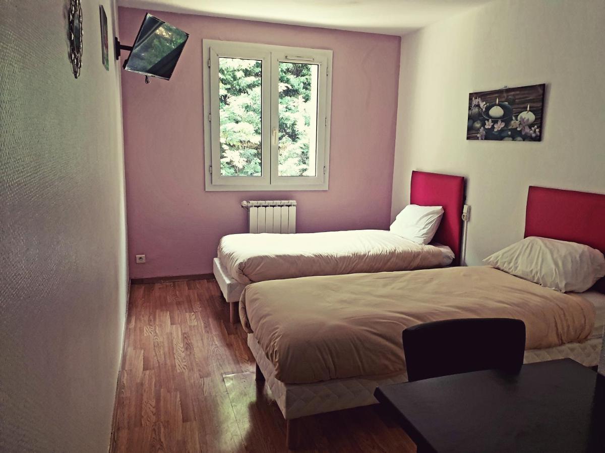 Standard Double Room - Photo 4