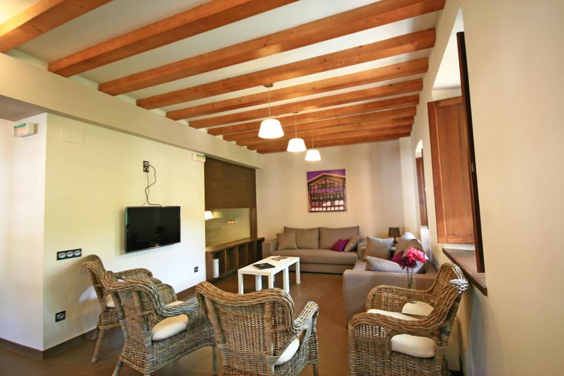 Budget Double Room - Photo 5