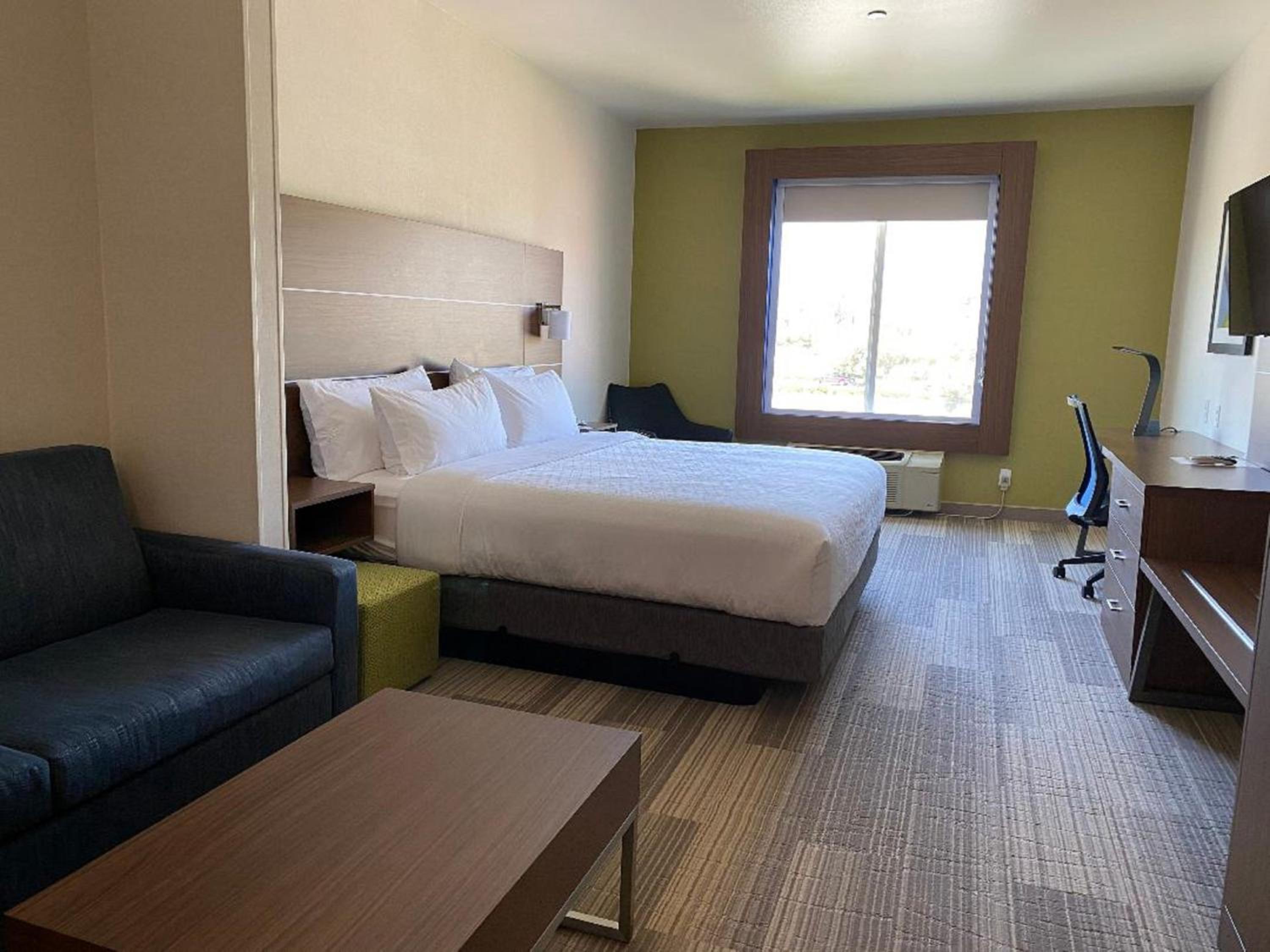 King Suite with Sofa Bed - Photo 6